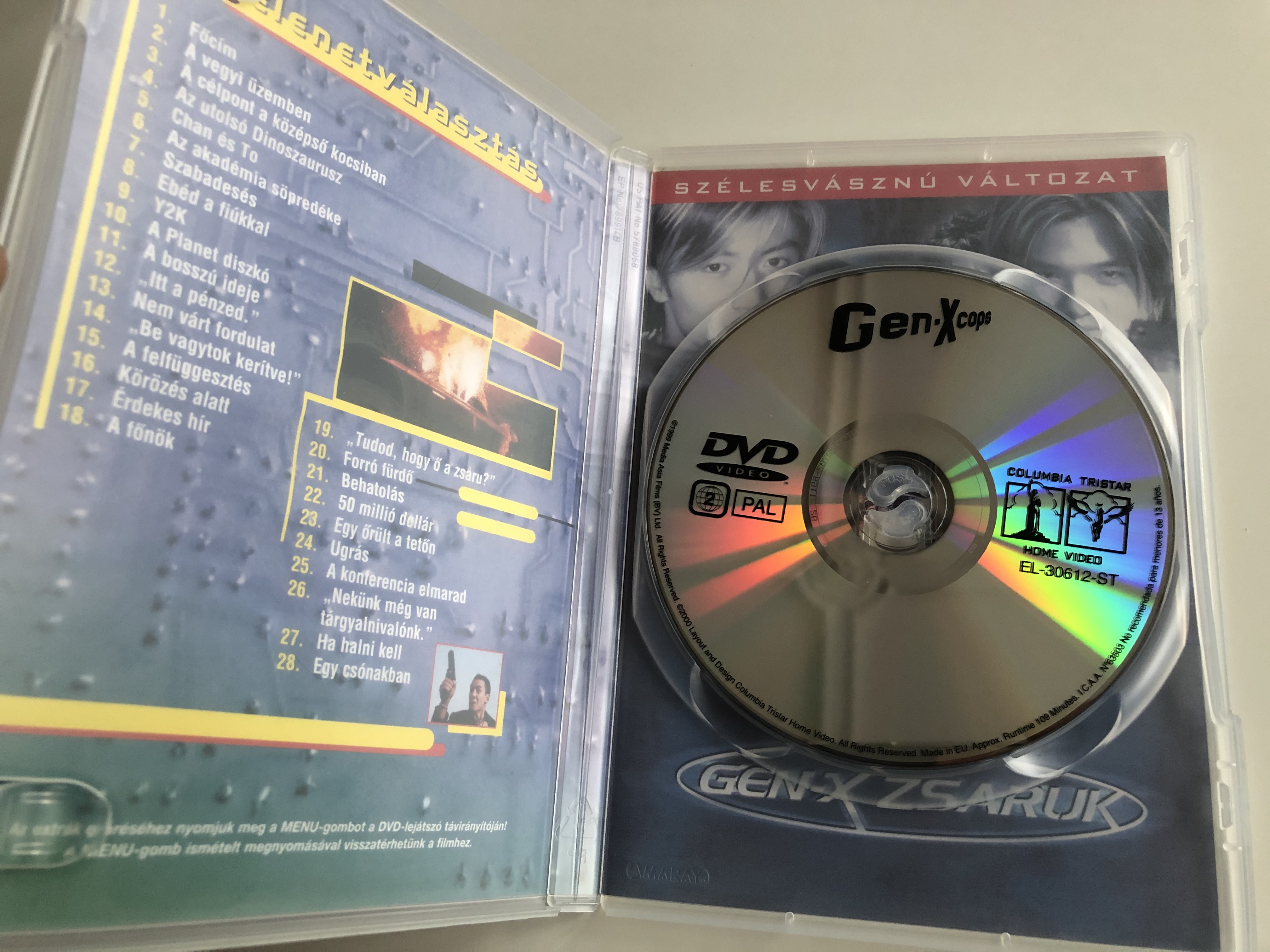 Gen-X Cops DVD 1999 Gen-X Zsaruk (特警新人類) / Directed by Benny Chan /  Starring: Benny Chan, John Chong, Jackie Chan, Willie Chan, Thomas Chung