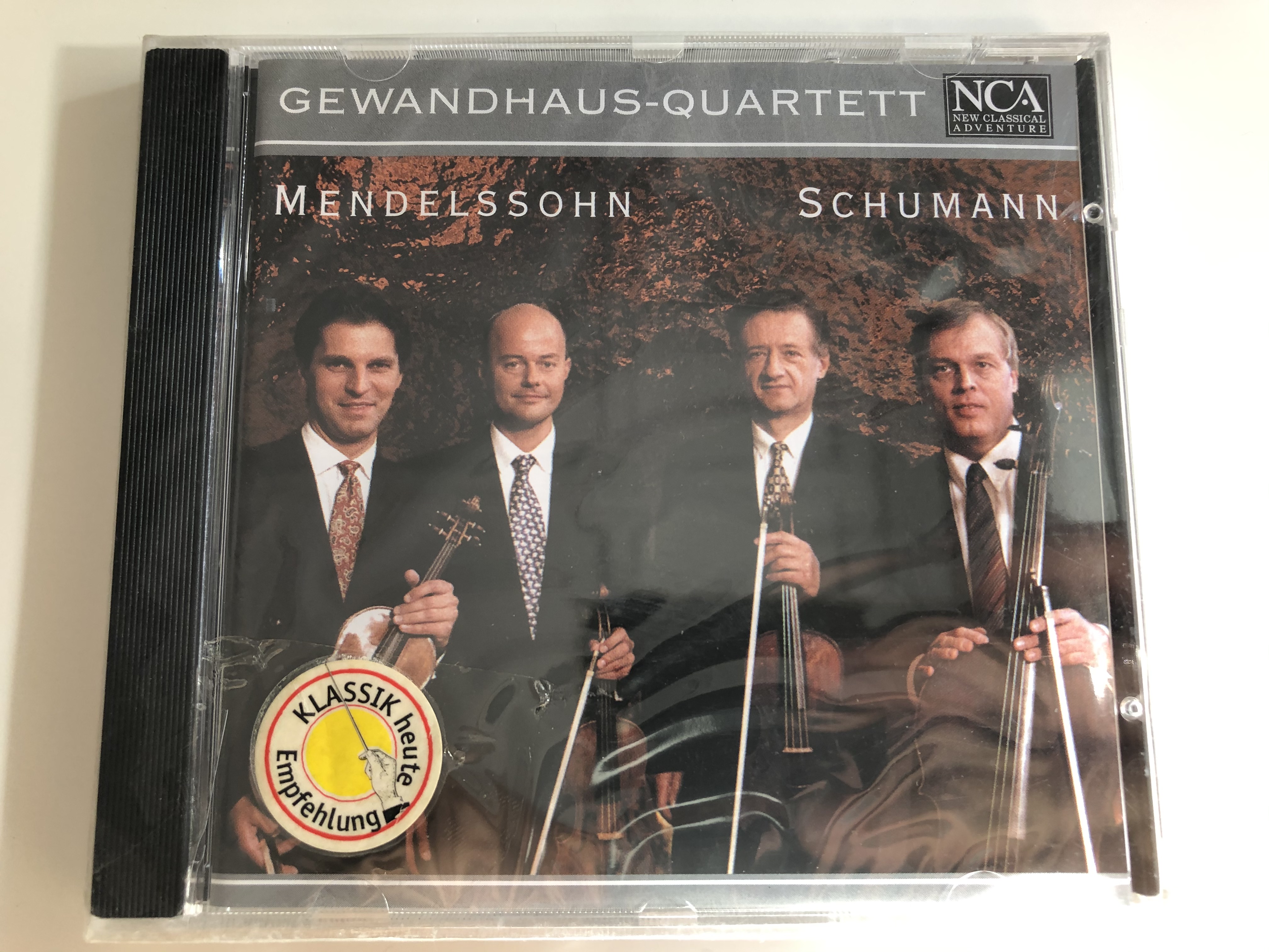 gewandhaus-quartett-mendelssohn-schumann-new-classical-adventure-audio-cd-2000-60108-215-1-.jpg
