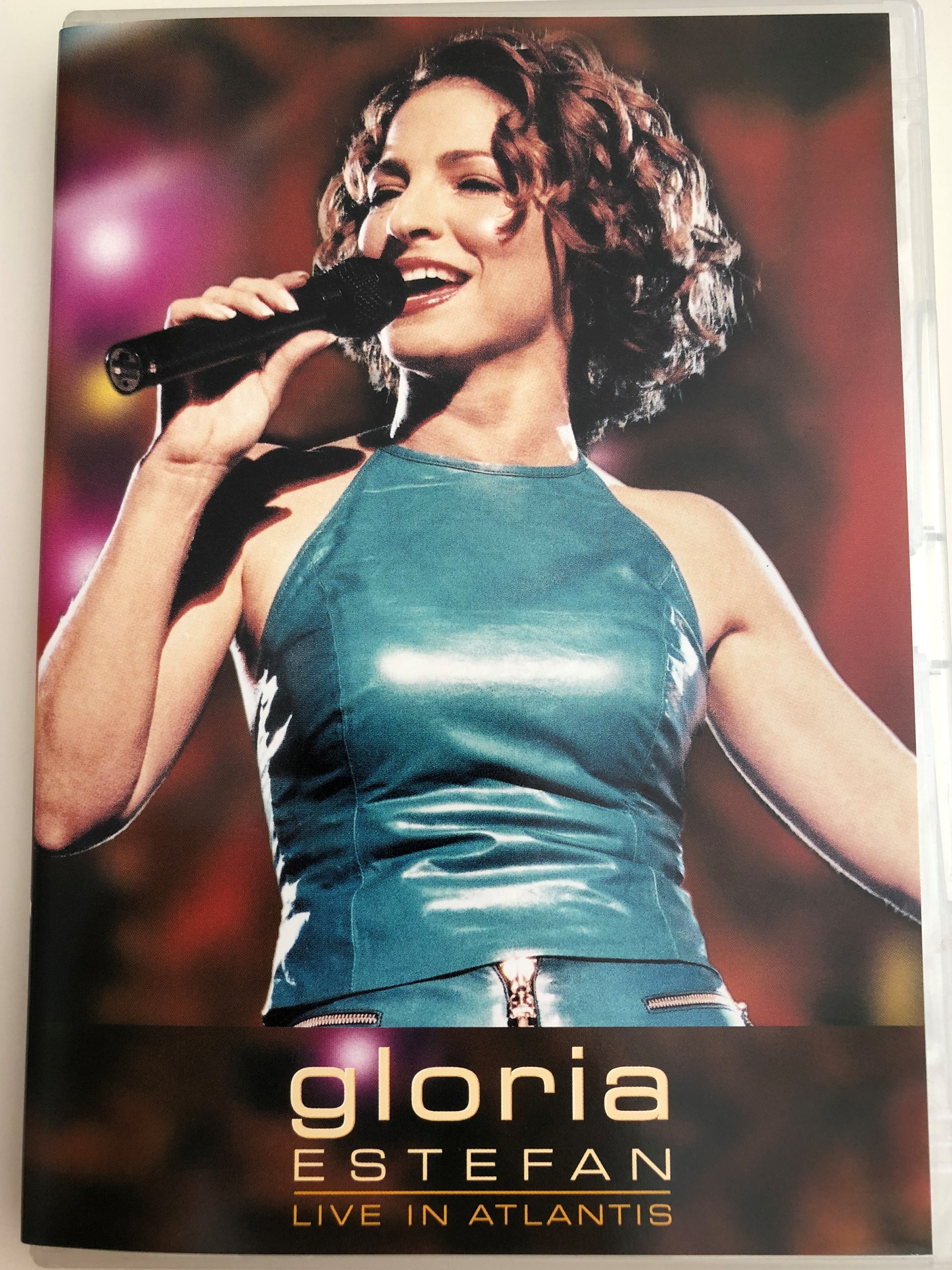 gloria-estefan-live-in-atlantis-dvd-2002-biography-complete-discography-conga-get-on-your-feet-mi-tierra-smv-50242-9-1-.jpg