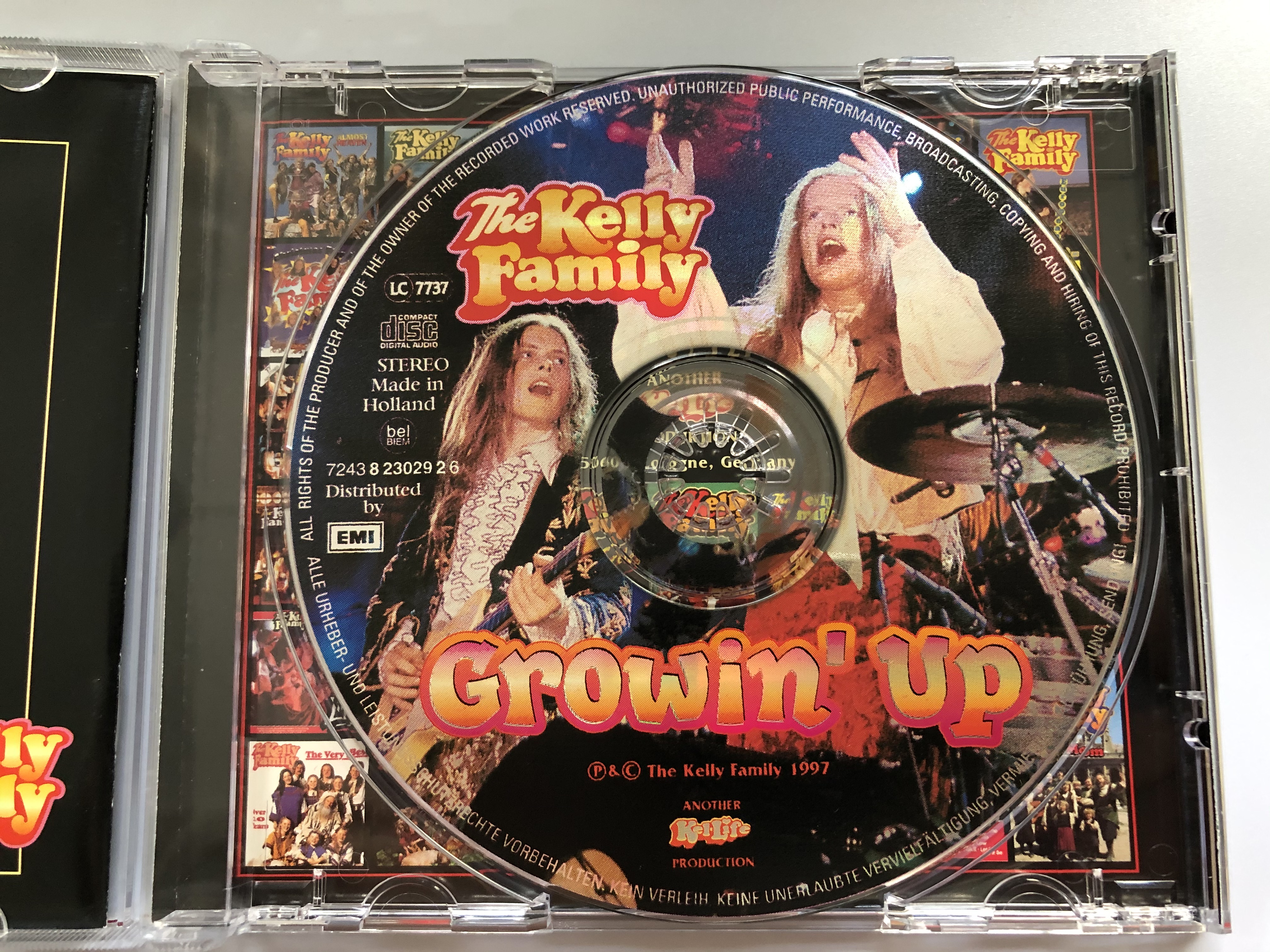 growin-up-the-kelly-family-kel-life-audio-cd-1997-724382302926-9-.jpg
