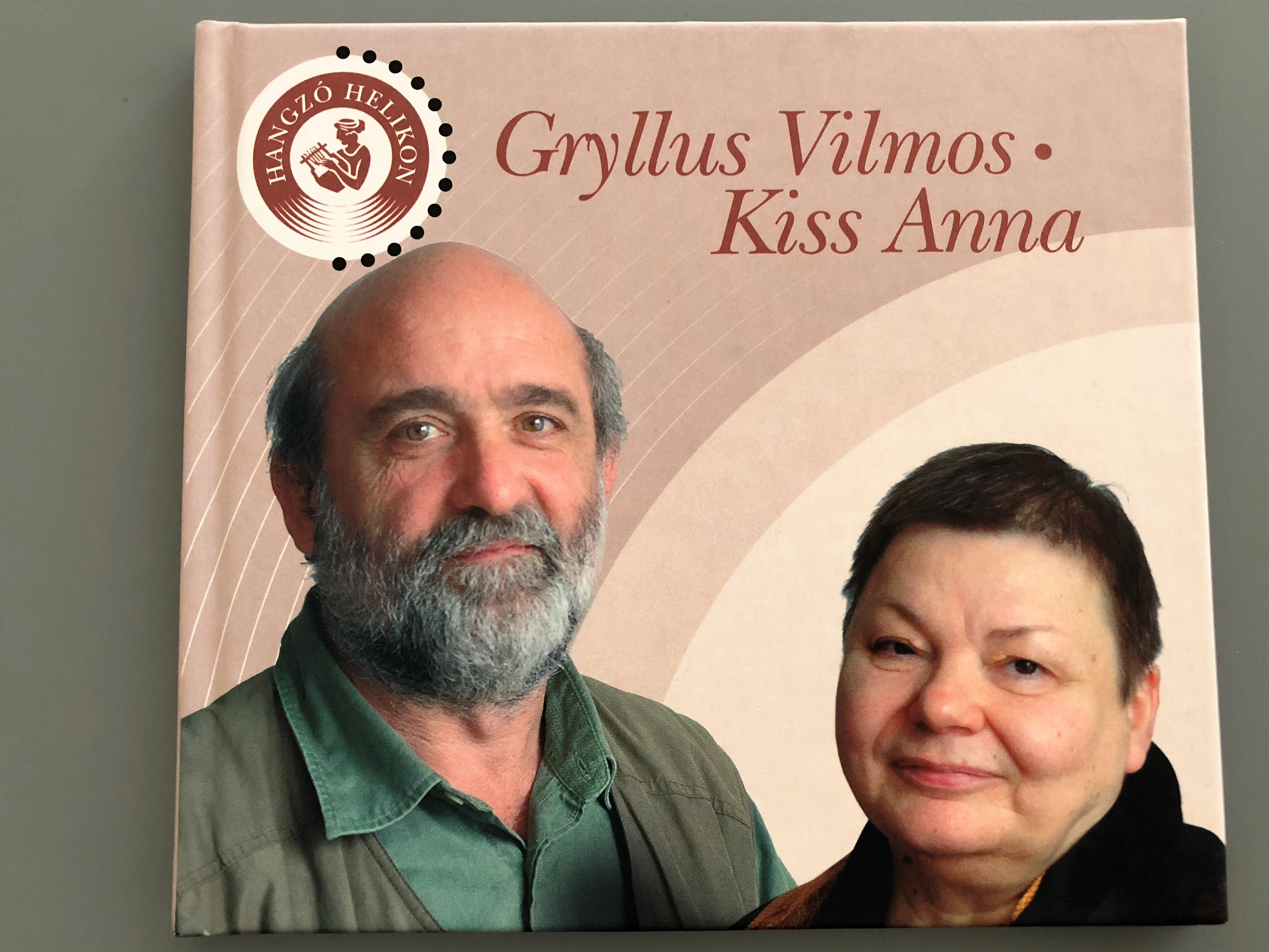gryllus-vilmos-kiss-anna-hangz-helikon-megzen-s-tett-versek-k-nyv-cd-hungarian-poems-by-anna-kiss-with-audio-cd-1-.jpg