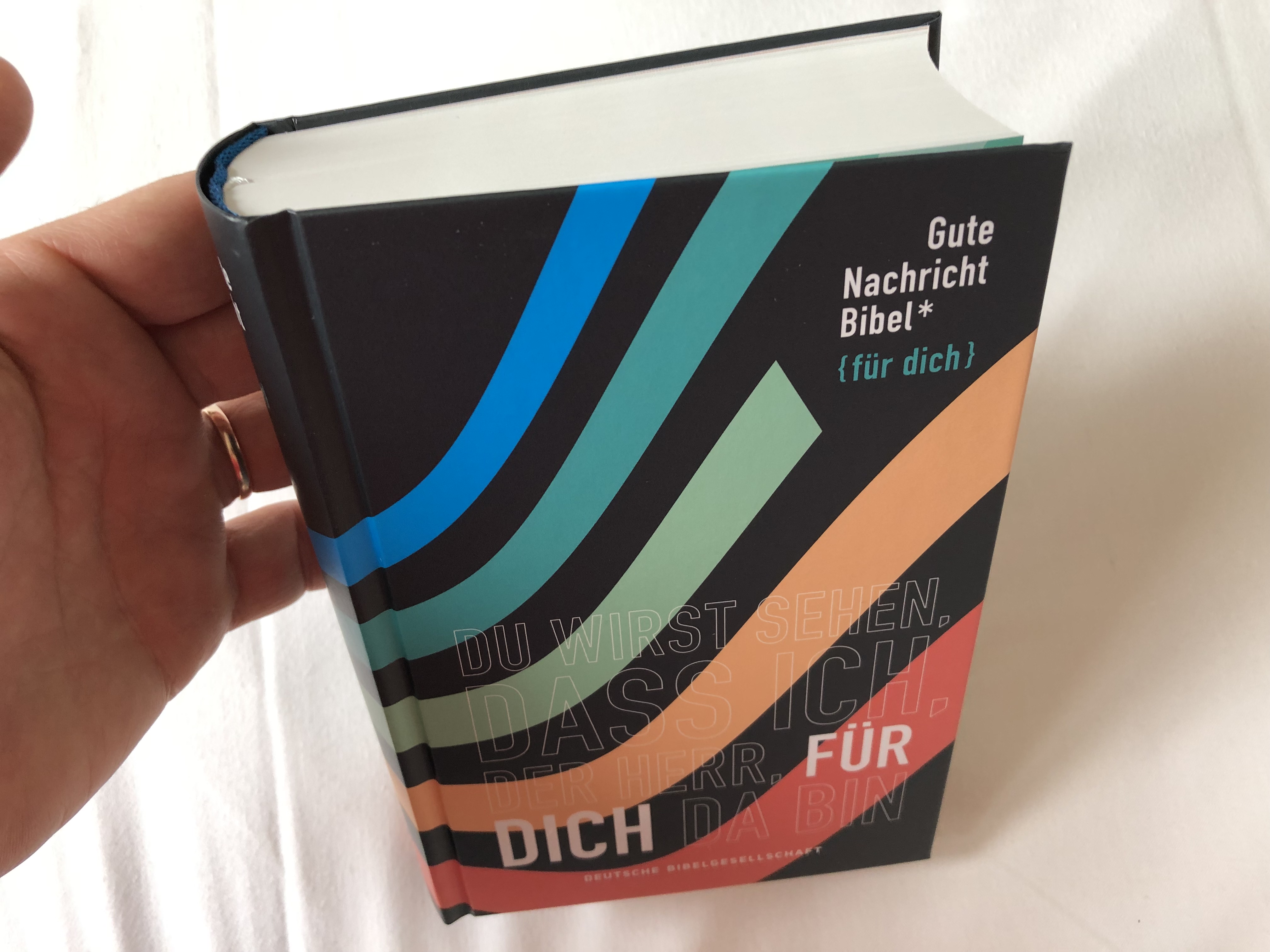 gute-nachricht-bibel-f-r-dich-german-language-good-news-bible-for-you-with-color-special-pages-reading-plan-overview-page-index-and-color-maps-deutsche-bibelgesellschaft-hardcover-2019-4-.jpg