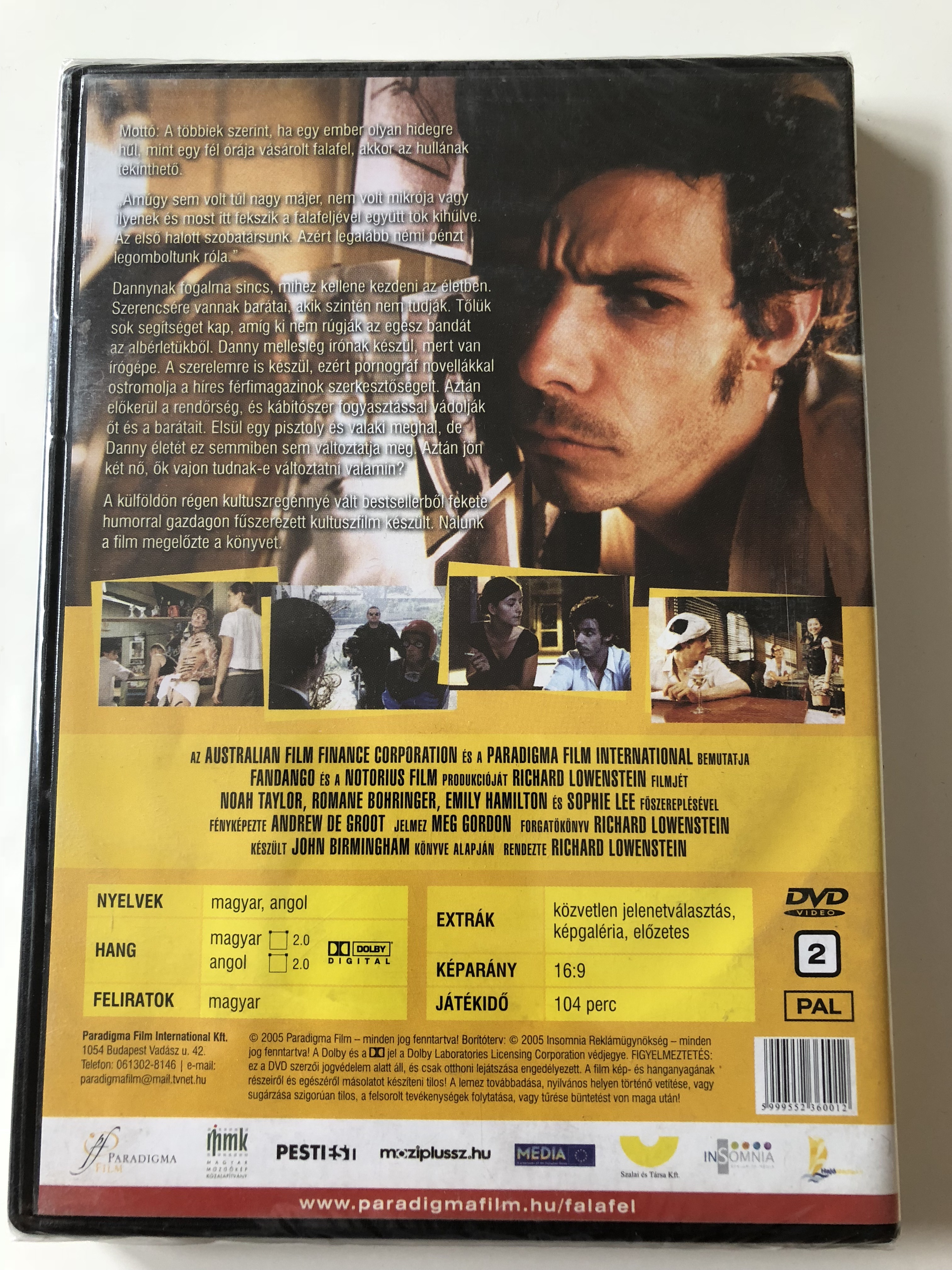 he-died-with-a-felafel-in-his-hand-dvd-2001-egy-hulla-egy-falafel-s-a-t-bbiek...-directed-by-richard-lowenstein-starring-noah-taylor-emily-hamilton-sophie-lee-2-.jpg