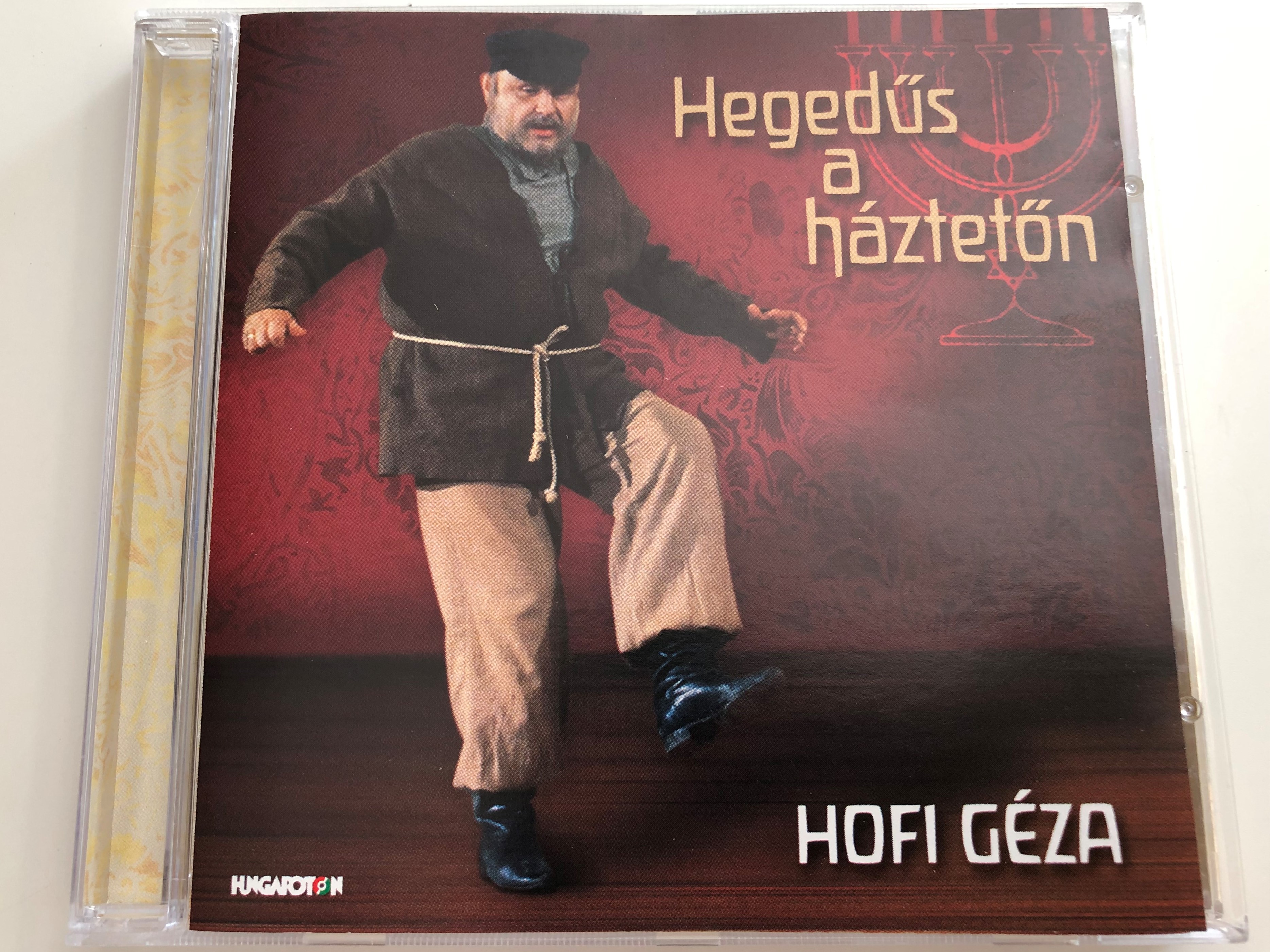 heged-s-a-h-ztet-n-fiddler-on-the-roof-hofi-g-za-cserh-ti-zsuzsa-zempl-ni-m-ria-musical-r-szletek-excerpts-from-the-musical-audio-cd-2003-hungaroton-hcd-37908-1-.jpg