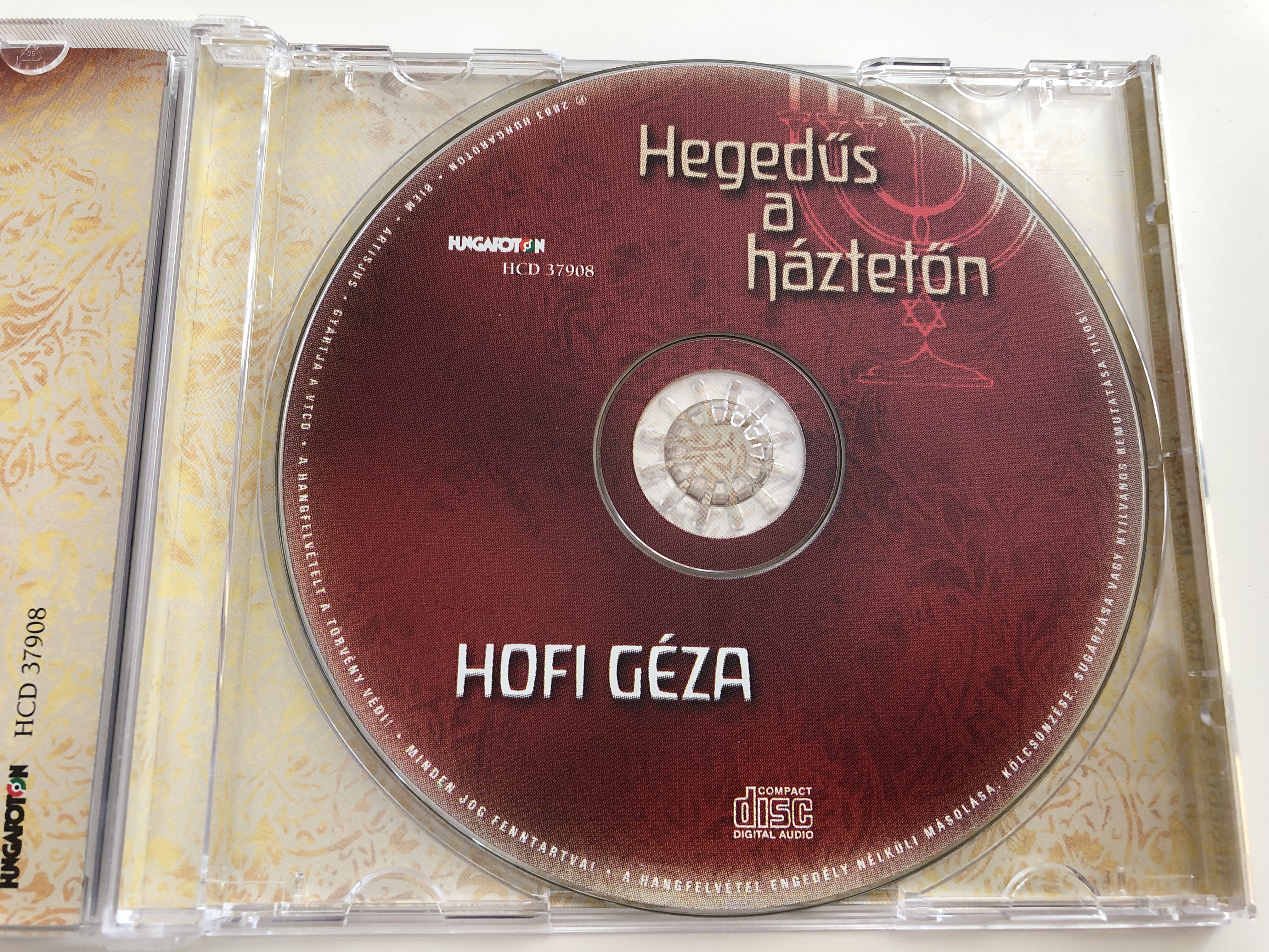 heged-s-a-h-ztet-n-fiddler-on-the-roof-hofi-g-za-cserh-ti-zsuzsa-zempl-ni-m-ria-musical-r-szletek-excerpts-from-the-musical-audio-cd-2003-hungaroton-hcd-37908-6-.jpg