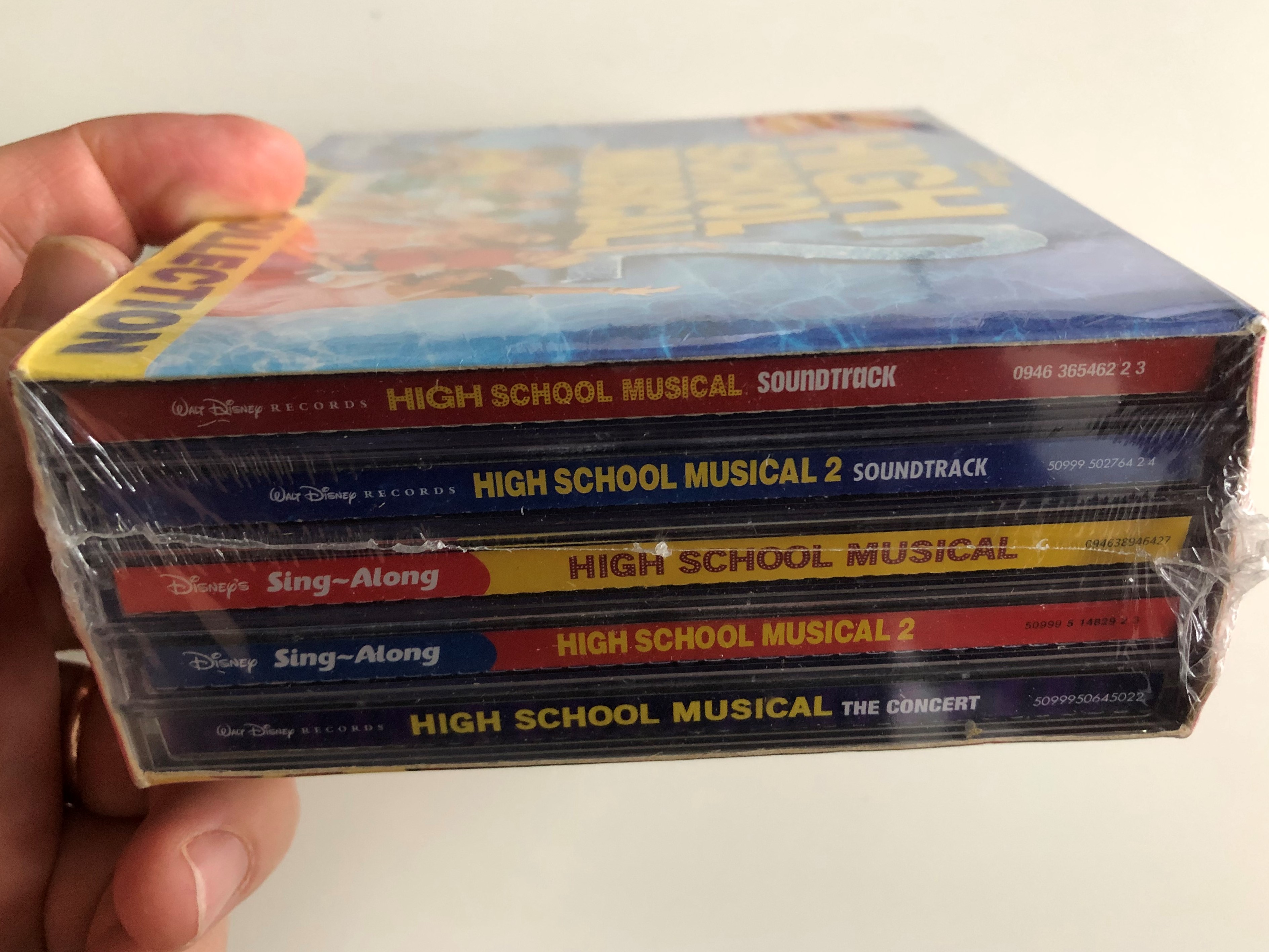 high-school-musical-2-hits-collection-disney-channel-walt-disney-records-box-set-5x-audio-cd-2007-5099951483326-5-.jpg
