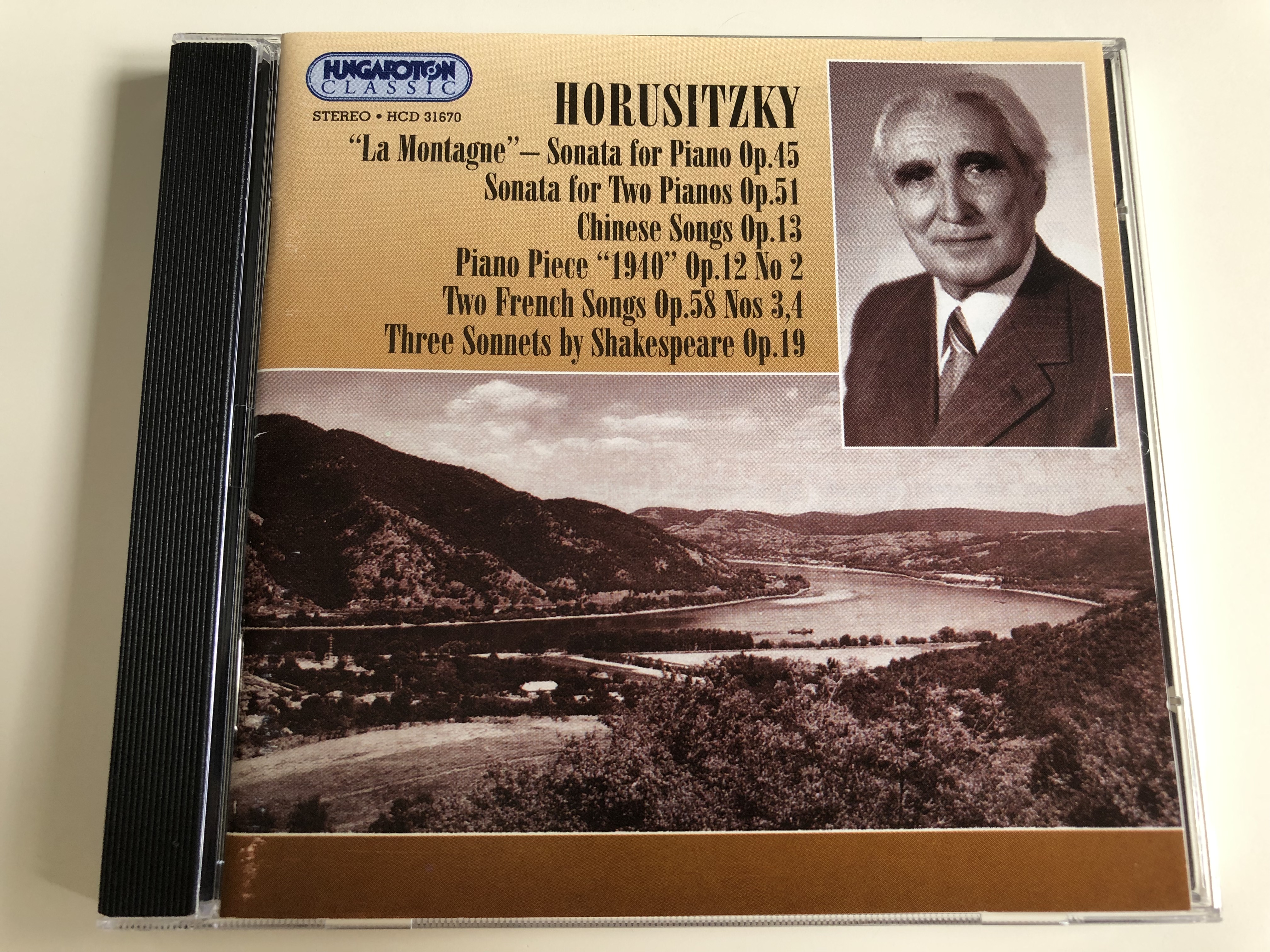 horusitzky-la-montagne-sonata-for-piano-op.-45-sonata-for-two-pianos-op.-51-chinese-songs-op-13.-margit-l-szl-soprano-boldizs-r-ke-nch-tenor-imre-rohmann-ferenc-r-czey-pianos-hcd-31670-hungaroton-audio-cd-1997-1-.jpg