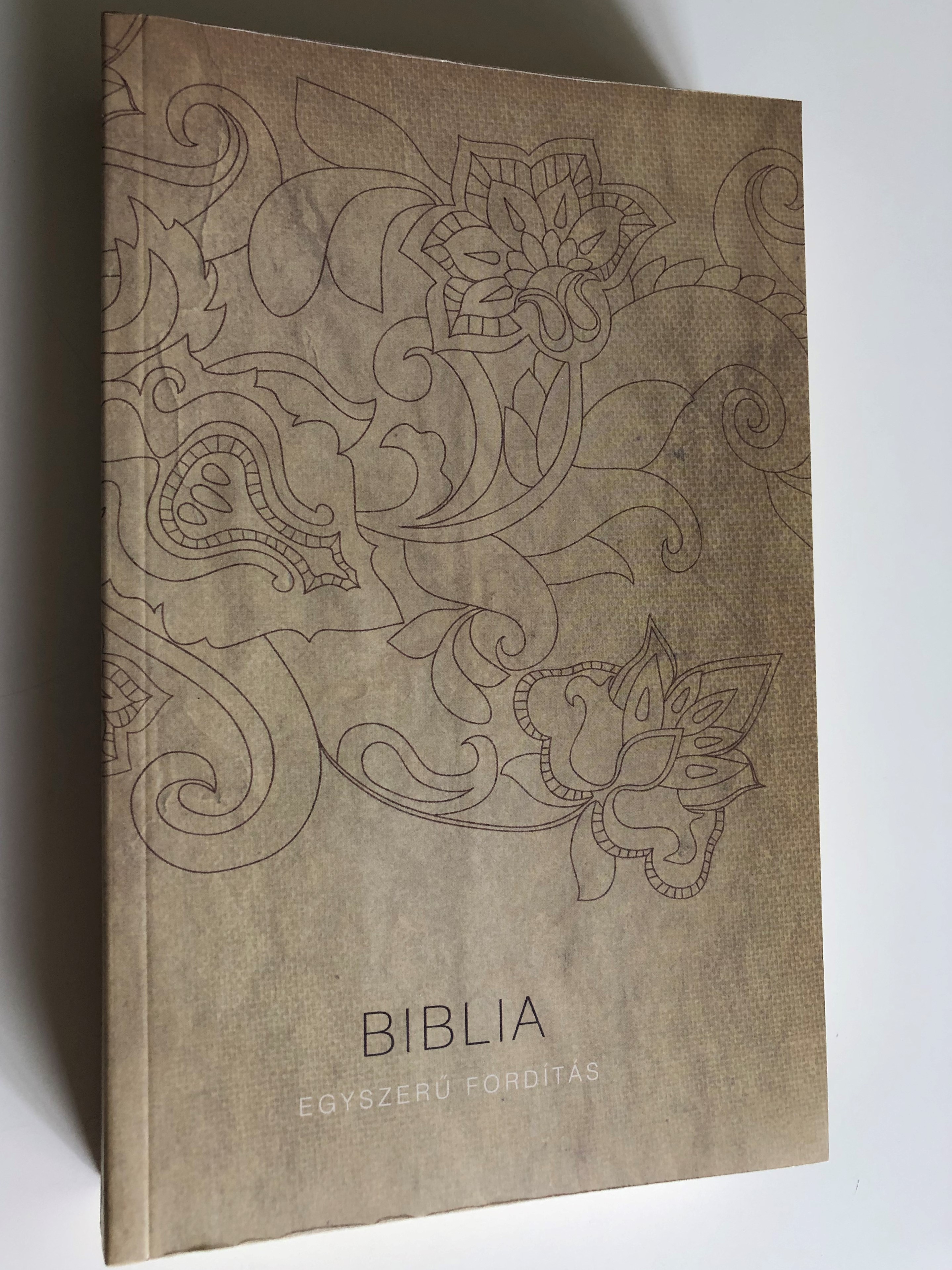 hungarian-bible-easy-to-read-version-antic-cover-magyar-szent-biblia-egyszer-fordit-s-efo-biblia-paperback-2012-bible-league-international-1-.jpg