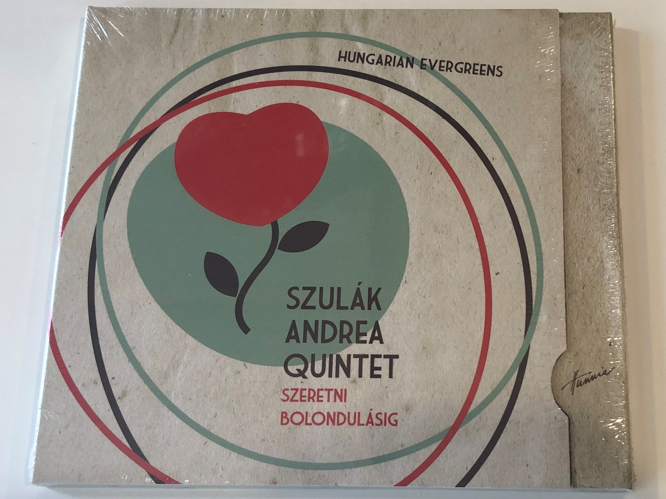 hungarian-evergreens-szul-k-andrea-quintet-szeretni-bolondul-sig-hunnia-records-audio-cd-2012-5999883042717-1-.jpg