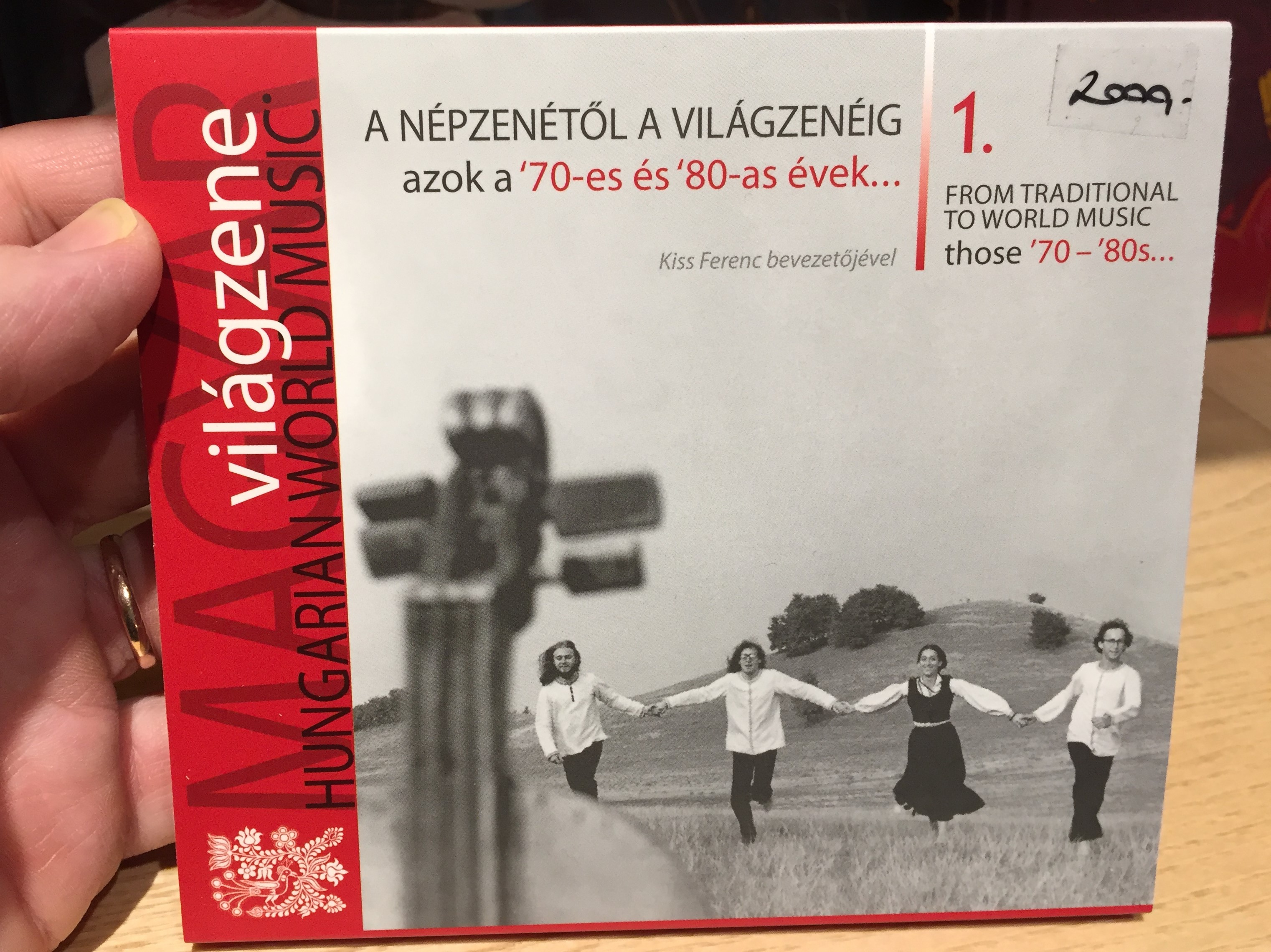 hungarian-world-music-a-n-pzen-t-l-a-vil-gzen-ig-azok-a-70-es-s-80-as-vek...-1.-from-traditional-to-world-music-those-70-80s...-1.-kiss-ferenc-bevezetojevel-folk-eur-pa-audio-cd-20-1-.jpg