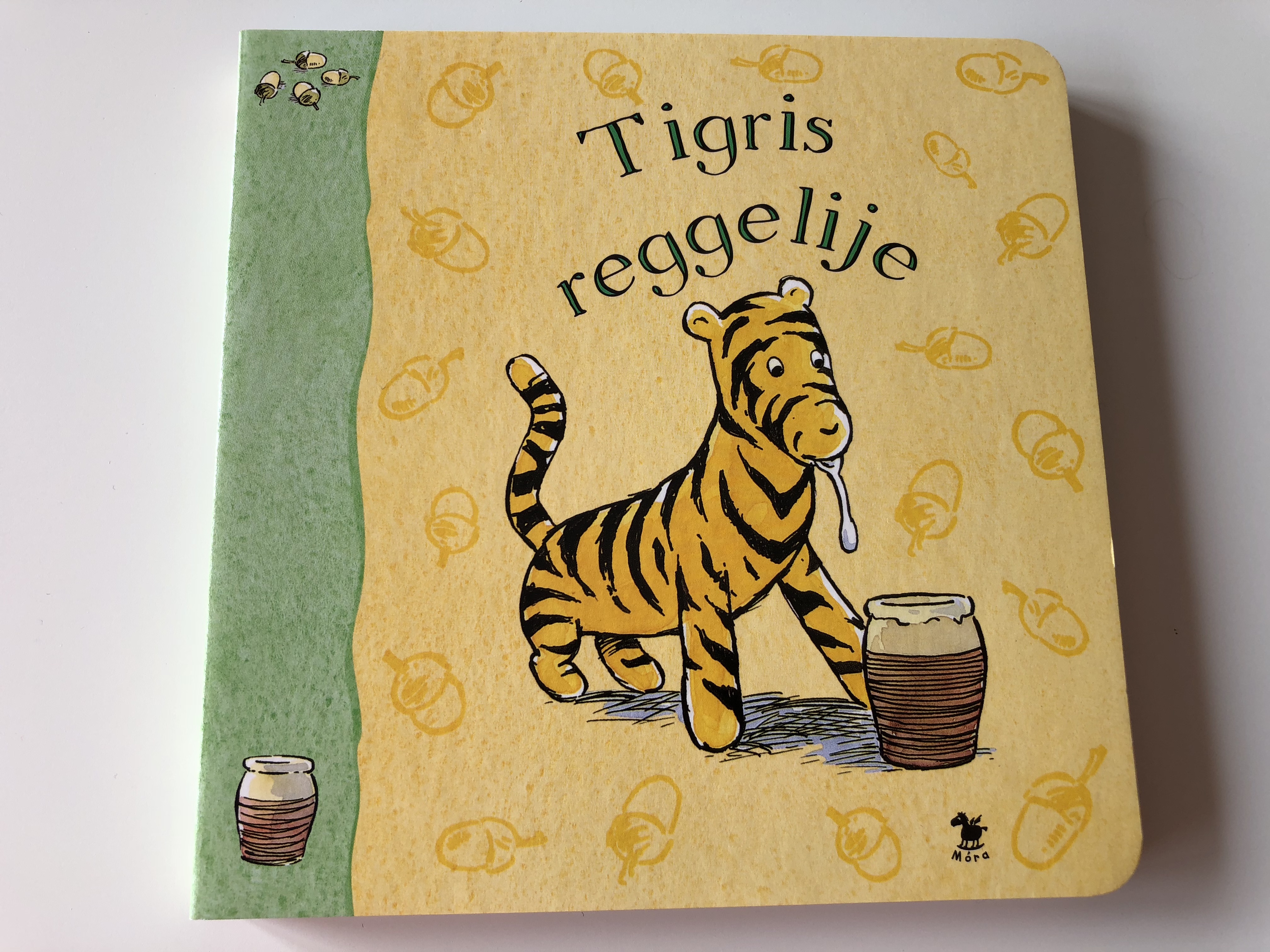 Tigris reggelije - Tiger's Breakfast / Based on the Winnie - the - Pooh "  works by A. A. Milne and E. H. Shepard / Board book / TRASLATED HUNGARIAN  LANUAGE EDITION BOOK FOR KIDS / Színes lapozó - bibleinmylanguage