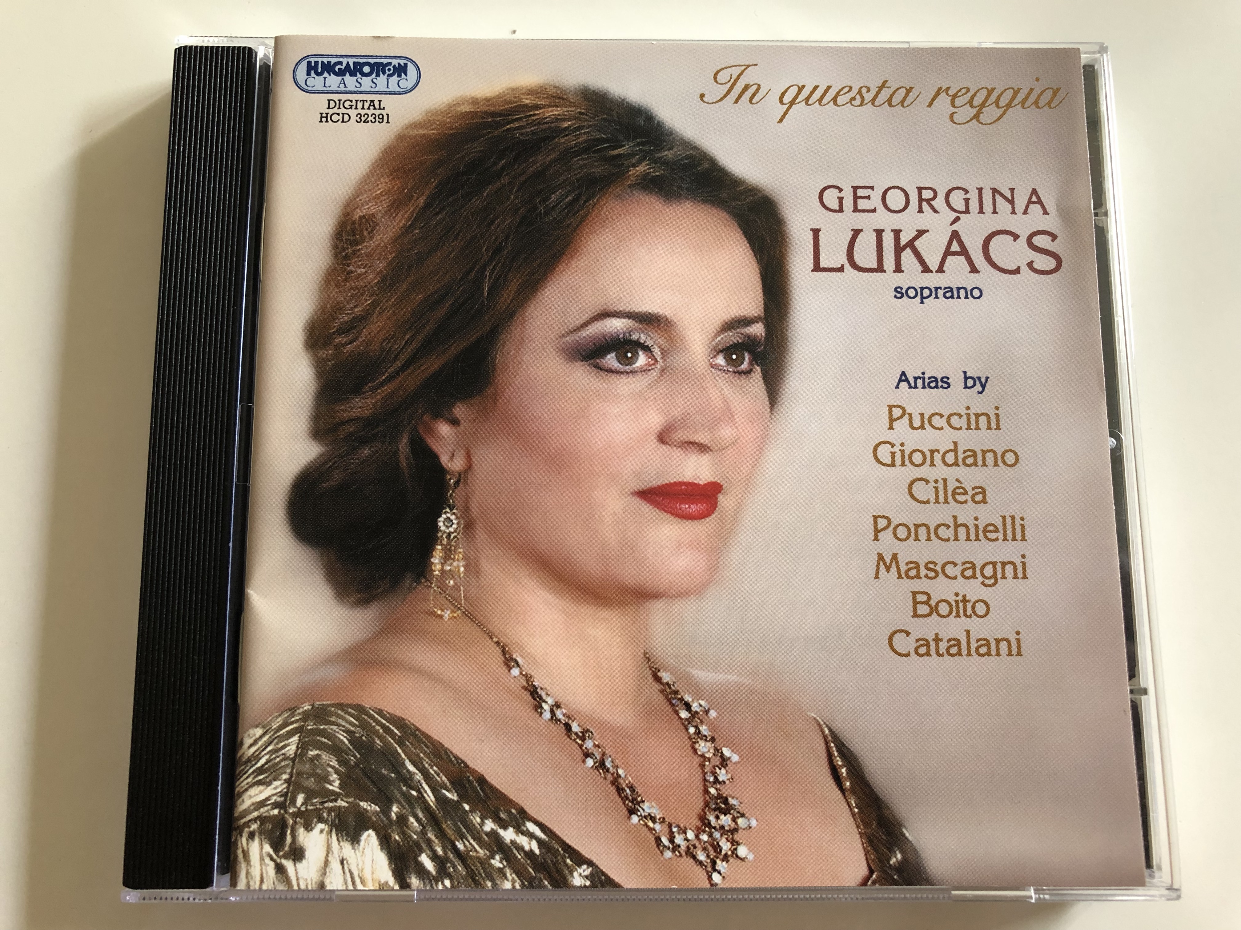 in-questa-reggia-georgina-luk-cs-soprano-arias-by-puccini-giordano-cil-a-ponchielli-mascagni-boito-catalani-hungarian-state-opera-orchestra-cond.-gergely-kessely-k-hungaroton-hcd-32391audio-cd-1-.jpg