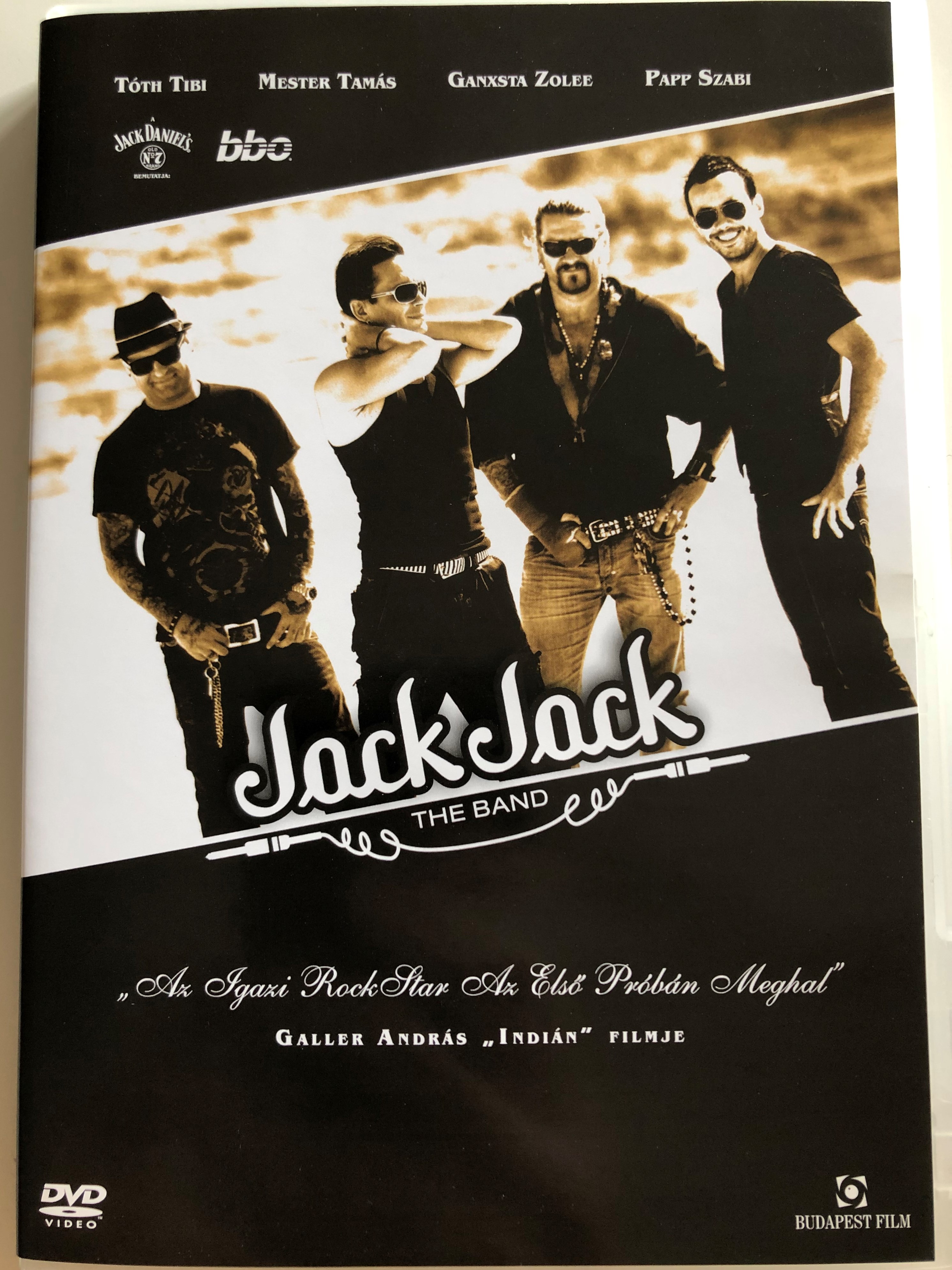 jack-jack-the-band-dvd-2008-az-igazi-rockszt-r-az-els-pr-b-n-meghal-directed-by-galler-andr-s-indi-n-starring-mester-tam-s-ganxsta-zolee-t-th-tibi-papp-szabi-1-.jpg