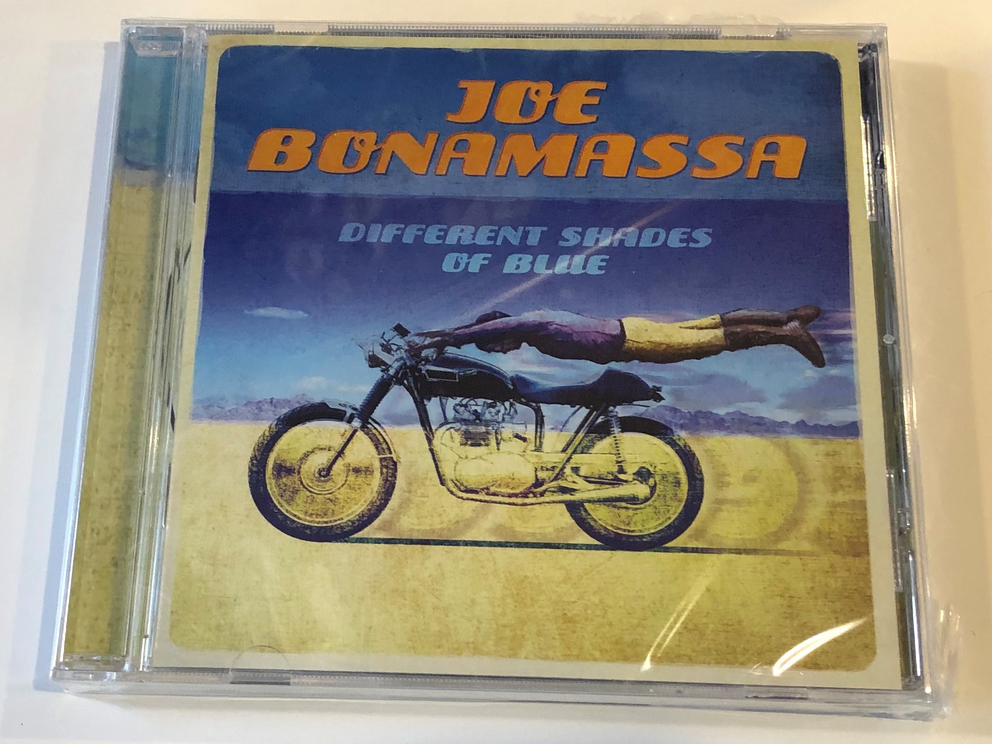 joe-bonamassa-different-shades-of-blue-provogue-audio-cd-2014-prd-7441-4-1-.jpg