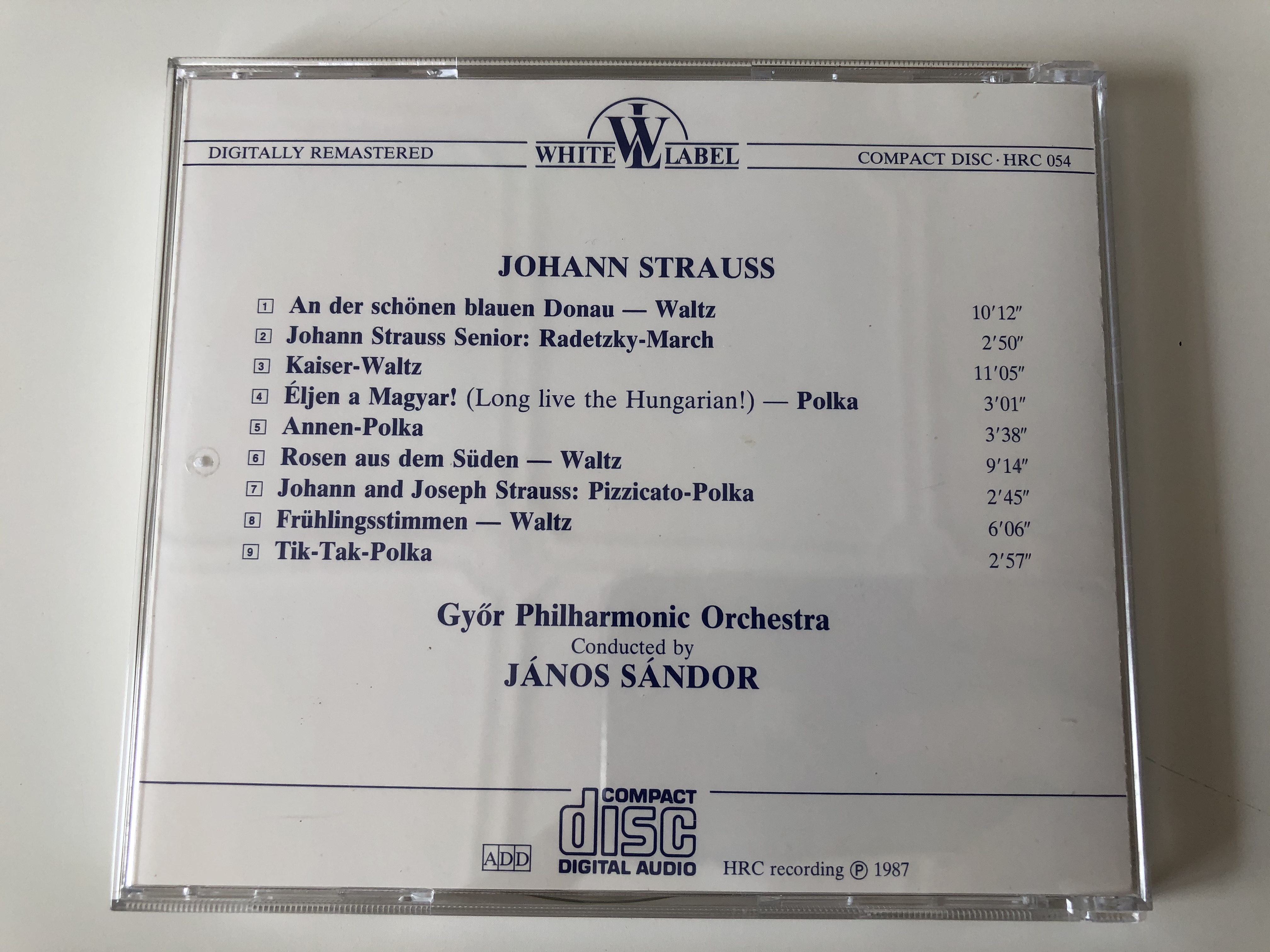 johann-strauss-radetzkymarsch-pizzicato-polka-kaiserwalzer-fr-hlingsstimmen-tik-tak-polka-janos-sandor-hungaroton-audio-cd-1987-stereo-hrc-054-6-.jpg