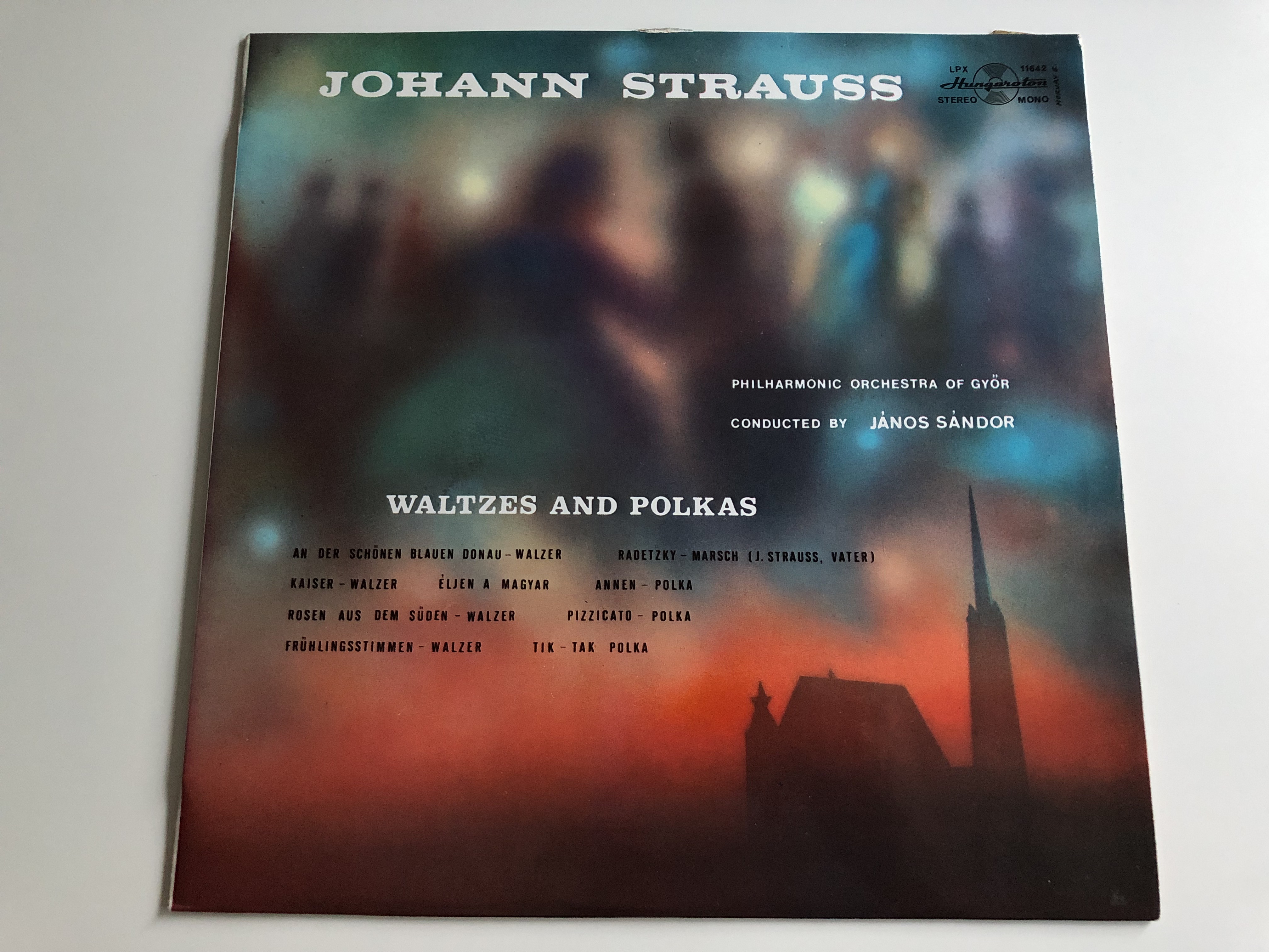 johann-strauss-waltzes-and-polkas-conducted-janos-sandor-philharmonic-orchestra-of-gy-r-hungaroton-lp-stereo-mono-lpx-11642-1-.jpg