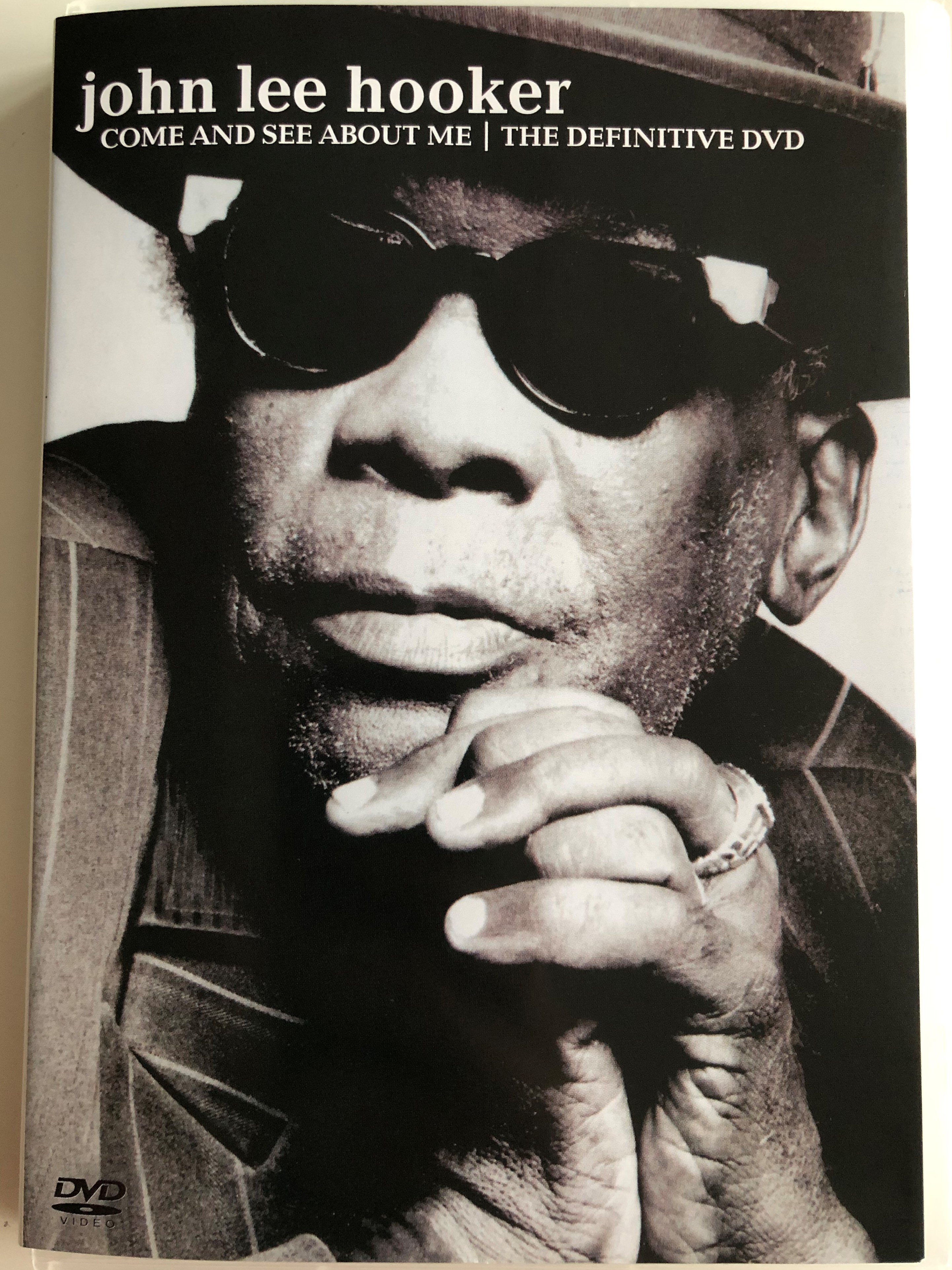 john-lee-hooker-come-and-see-about-me-dvd-2004-1-.jpg