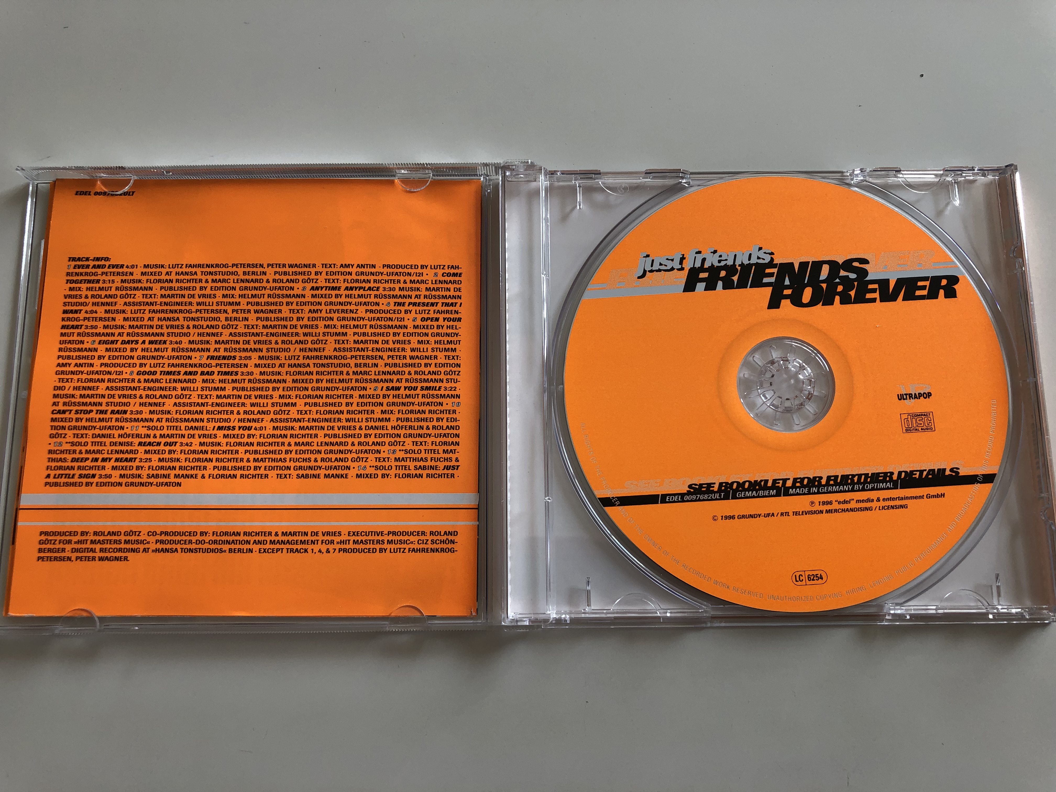 just-friends-friends-forever-audio-cd-1996-ultrapop-cd-0097682ult-2-.jpg