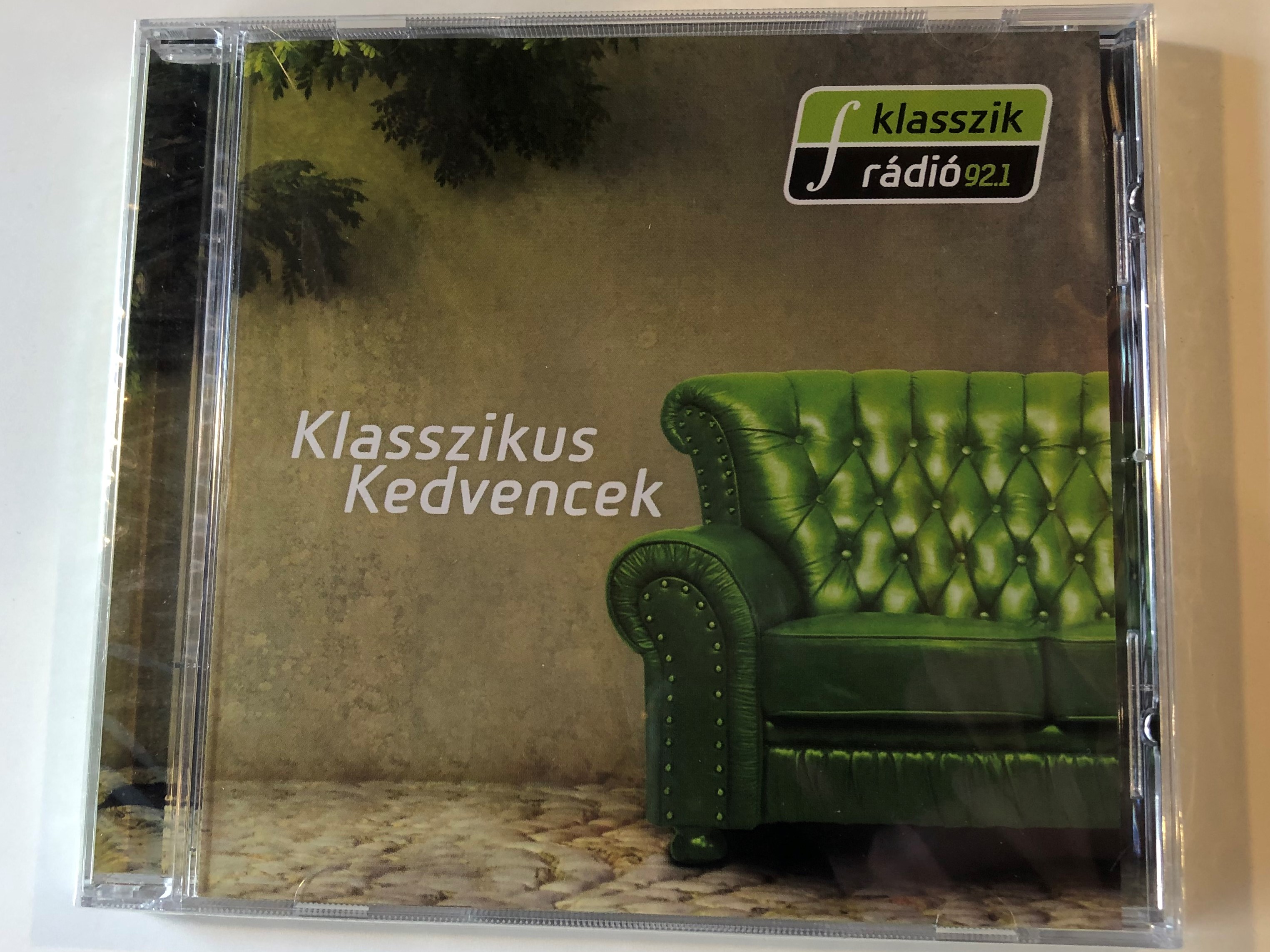 klasszikus-kedvencek-universal-music-audio-cd-2010-4804762-1-.jpg