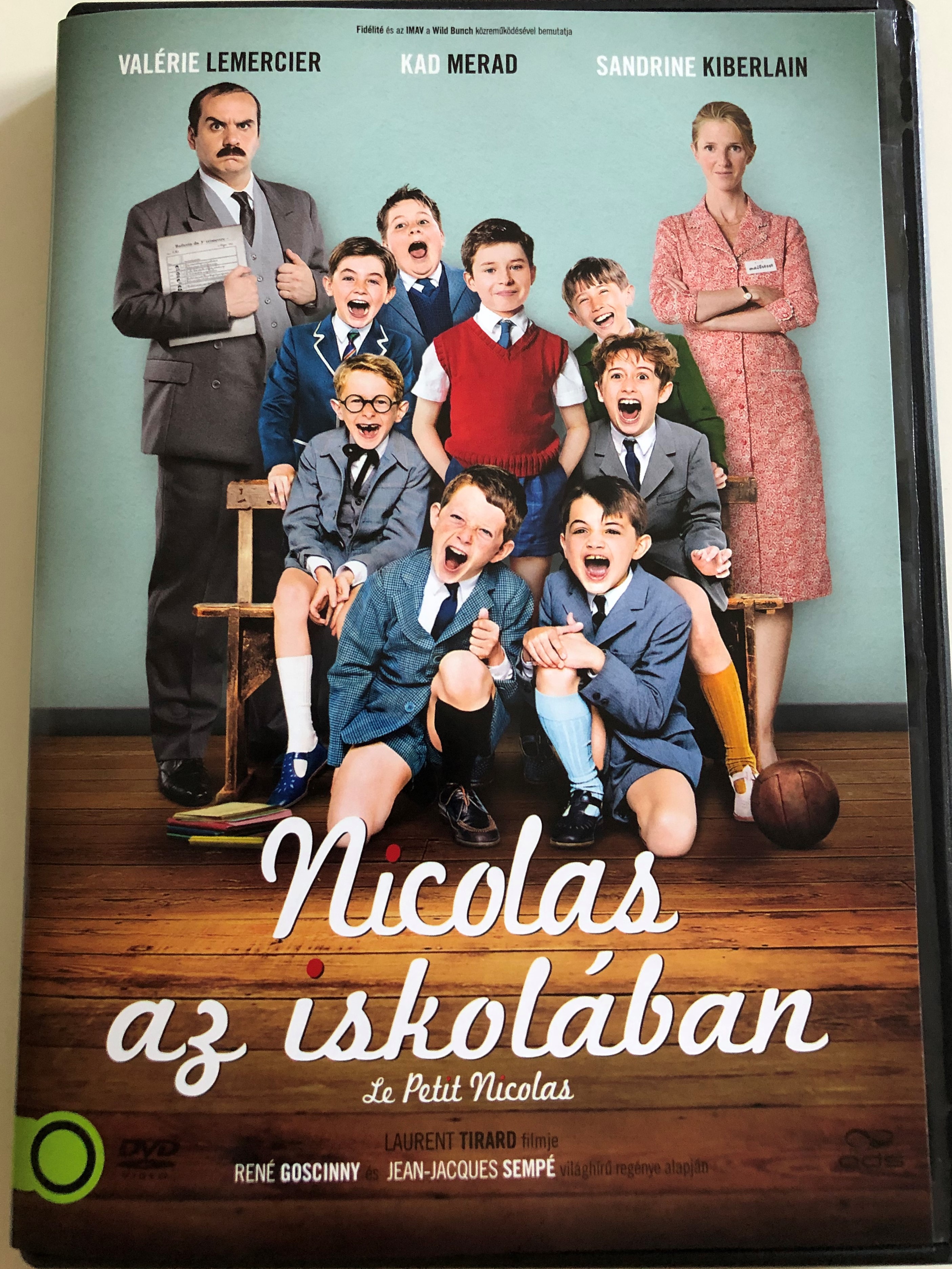 Le Petit Nicolas DVD 2009 Nicolas az iskolában / Directed by Laurent Tirard  / Starring: Maxime Godart, Kad Merad, Valérie Lemercier - bibleinmylanguage