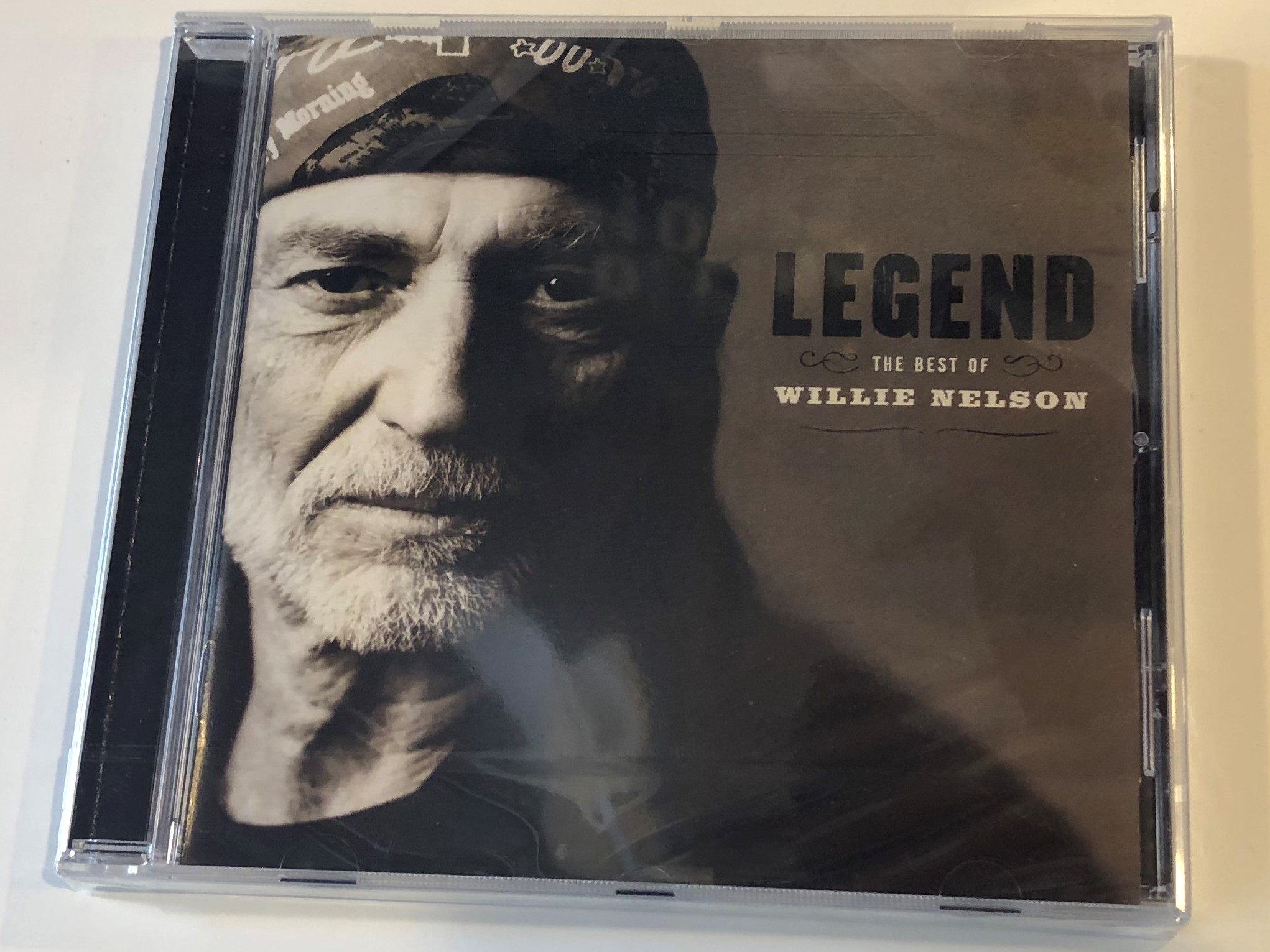 legend-the-best-of-willie-nelson-sony-bmg-music-entertainment-audio-cd-2008-88697292832-1-.jpg