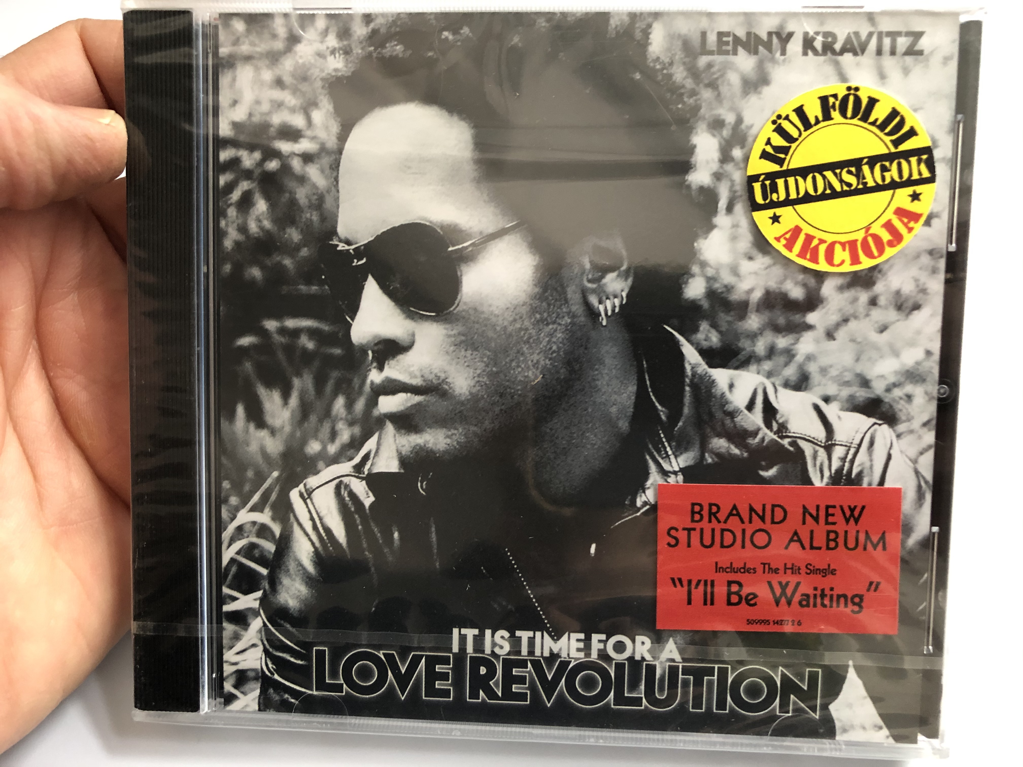 lenny-kravitz-it-is-time-for-a-love-revolution-brand-new-studio-album-includes-the-hit-single-i-ll-be-waiting-emi-music-poland-audio-cd-2008-509995-14282-2-8-1-.jpg