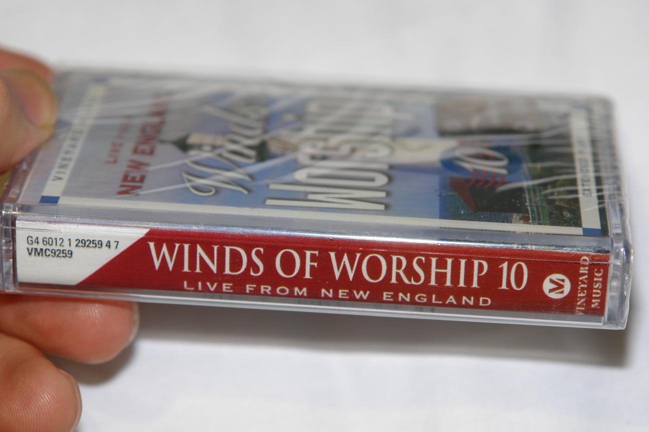 live-from-new-england-winds-of-worship-vol.-10-vineyard-music-audio-cassette-vmc9259-2-.jpg