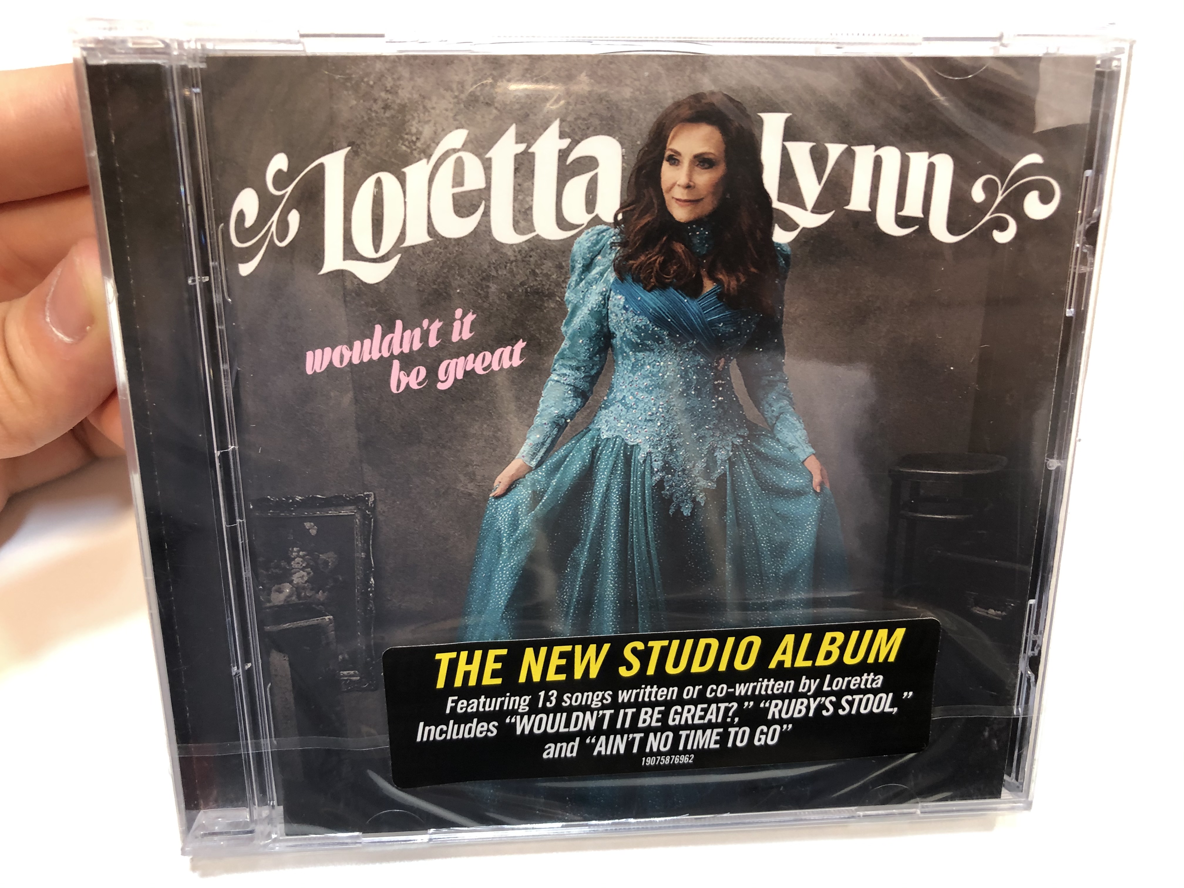 loretta-lynn-wouldn-t-it-be-great-the-new-studio-album-featuring-13-songs-written-or-co-written-by-loretta-includes-wouldn-t-it-be-great-ruby-s-stool-and-ain-t-no-time-to-go-1-.jpg