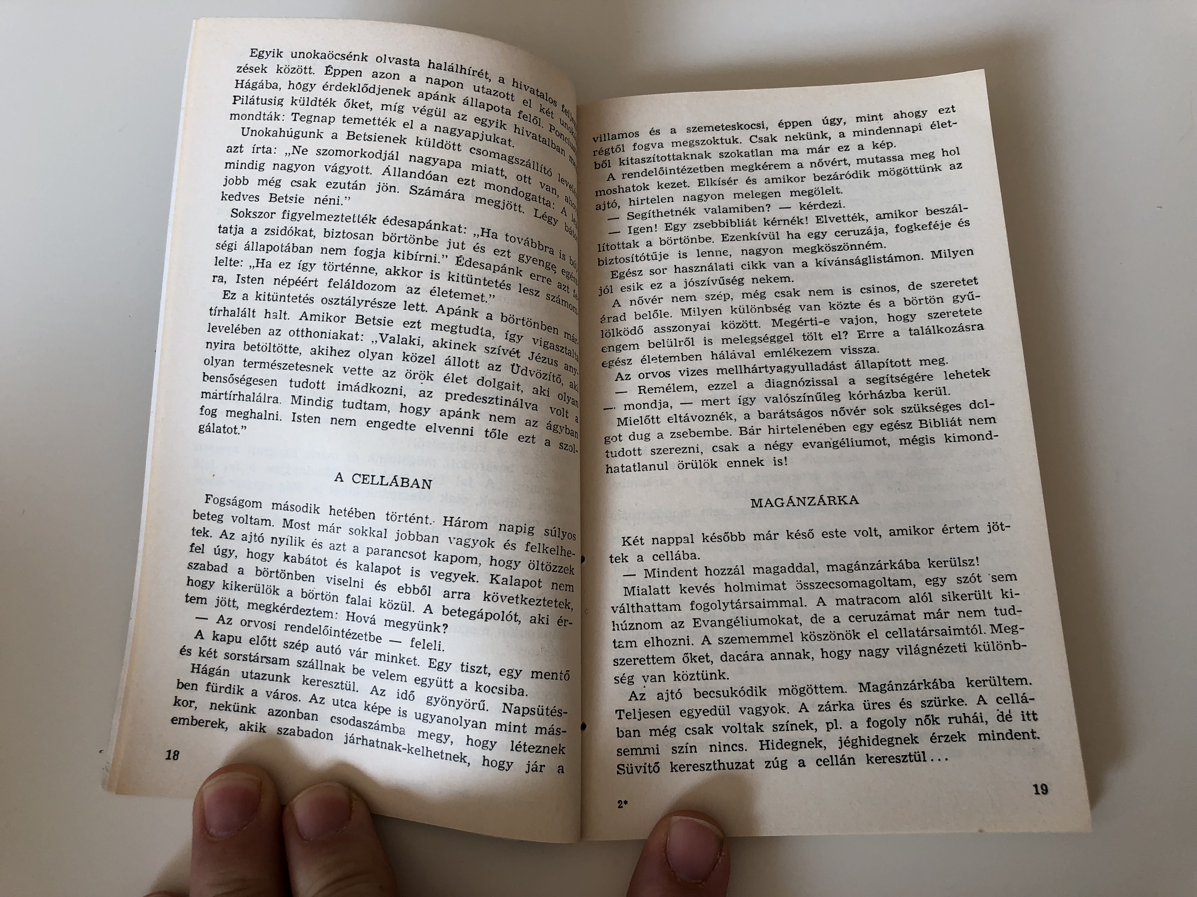 m-gis-corrie-ten-boom-hungarian-translation-of-a-prisoner-and-yet...-paperback-1967-magyarorsz-gi-szabadegyh-zak-tan-csa-4-.jpg