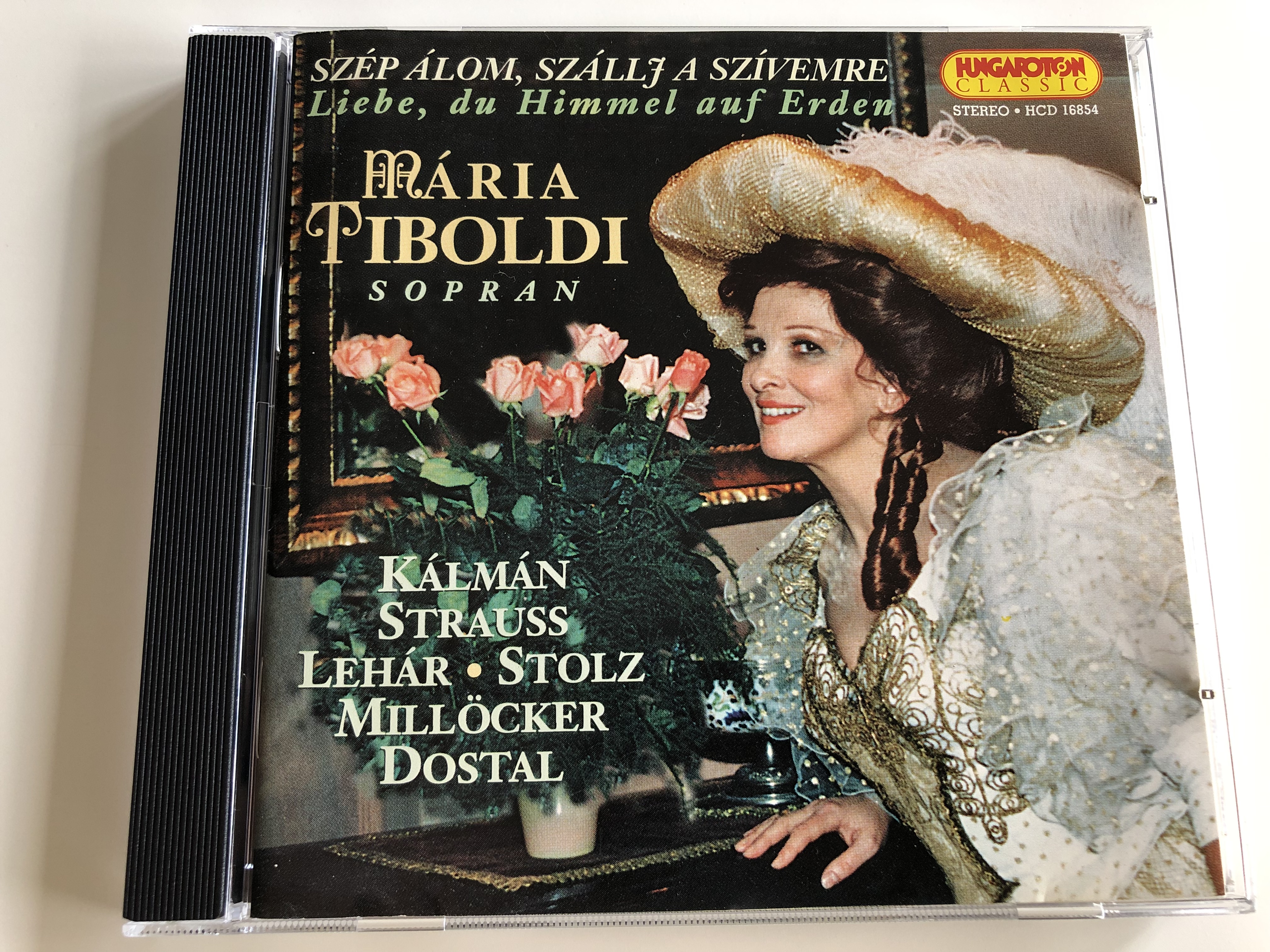 m-ria-tiboldi-soprano-sz-p-lom-sz-llj-a-sz-vemre-liebe-du-himmel-auf-erden-k-lm-n-strauss-leh-r-stolz-mill-cker-dostal-hungaroton-classic-hcd-16854-1-.jpg