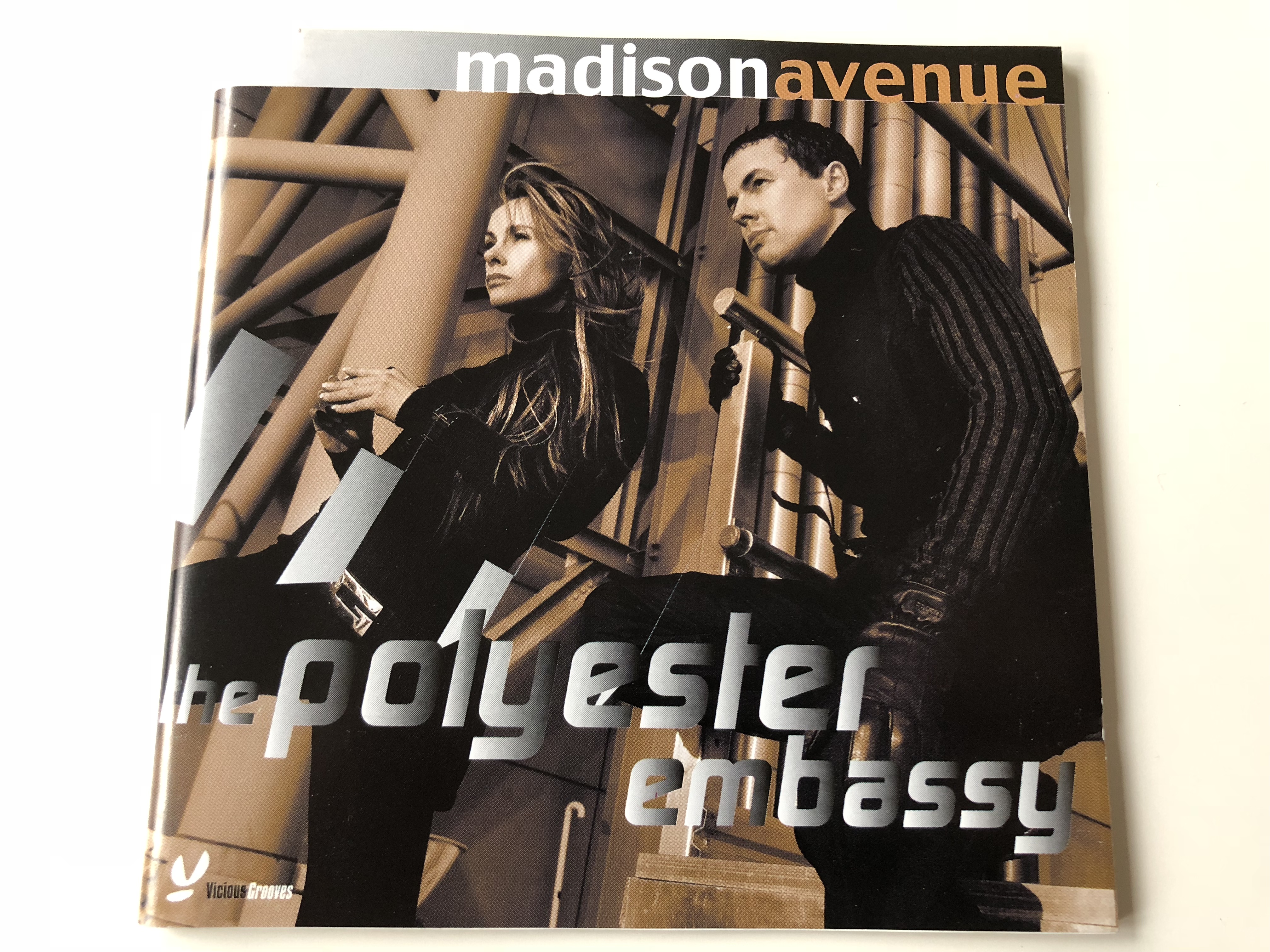 madison-avenue-the-polyester-embassy-audio-cd-2000-vicious-grooves-1-.jpg