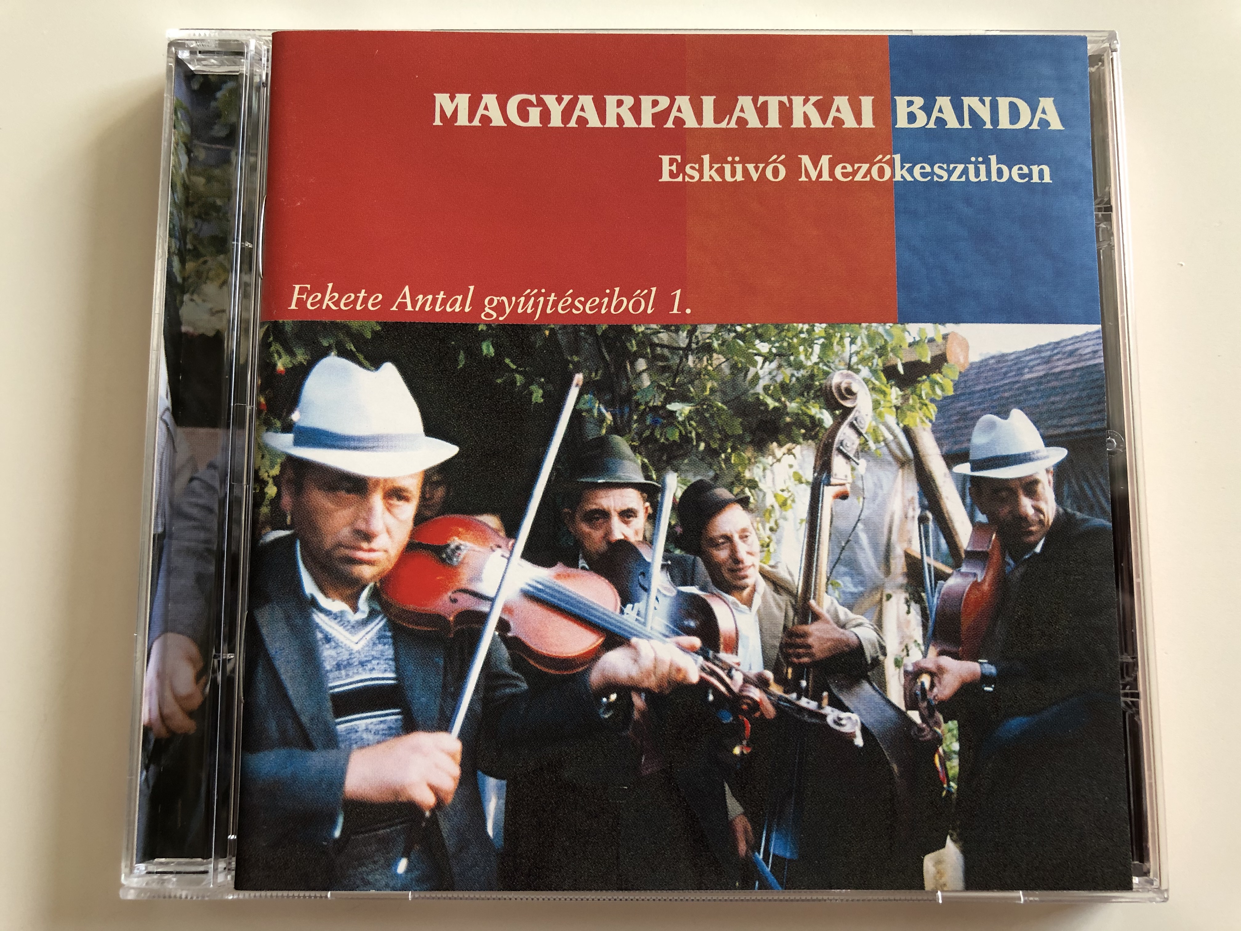 magyarpalatkai-banda-eskuvo-mezokeszuben-fekete-antal-gyujteseibol-1.-folk-europa-2003-fecd-011-1-.jpg