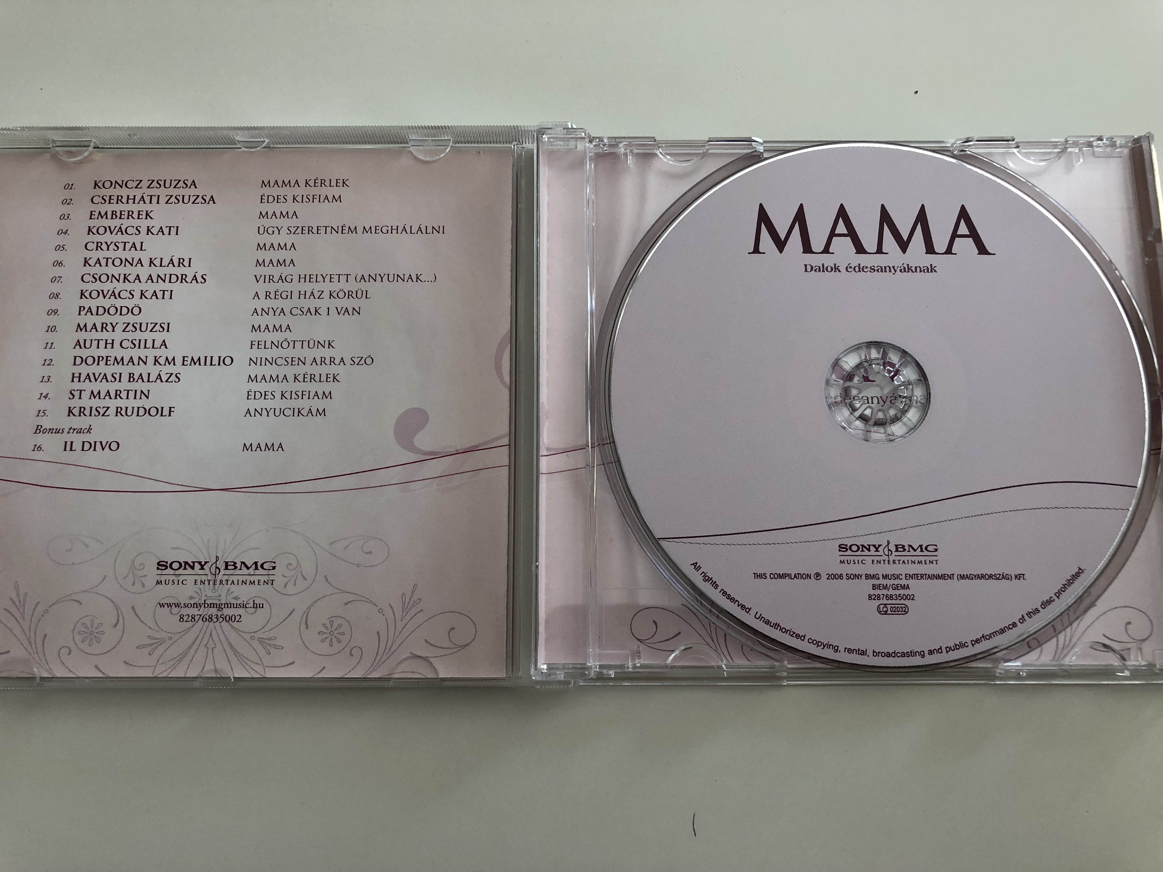 mama-dalok-desany-knak-songs-for-mothers-koncz-zsusza-crystal-emberek-cserh-ti-zsuzsa-csonka-andr-s-bonus-track-il-divo-mama-audio-cd-2006-sony-bmg-3-.jpg