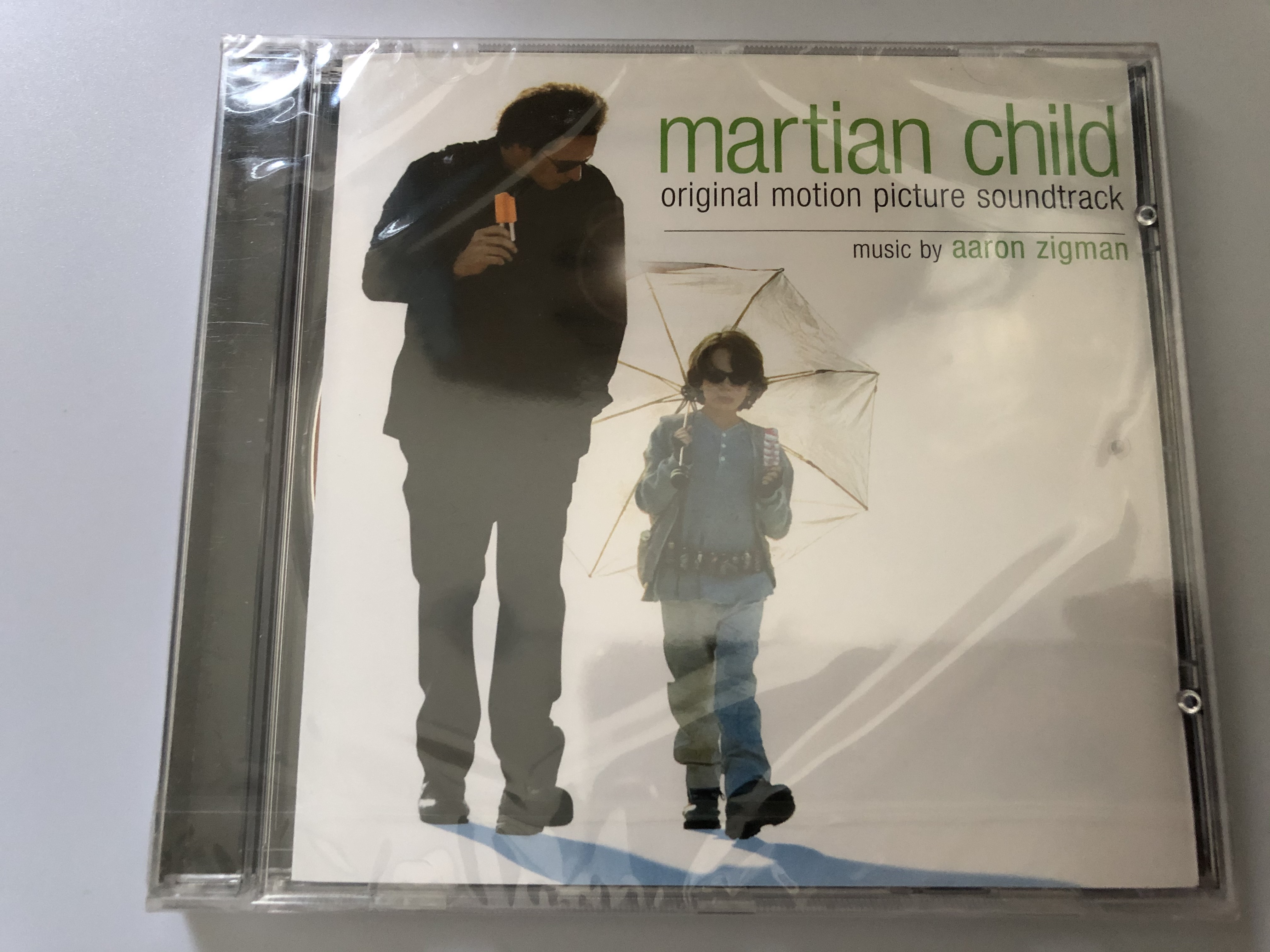 martian-child-original-motion-picture-score-music-by-aaron-zigman-sony-classical-audio-cd-2007-88697108892-1-.jpg