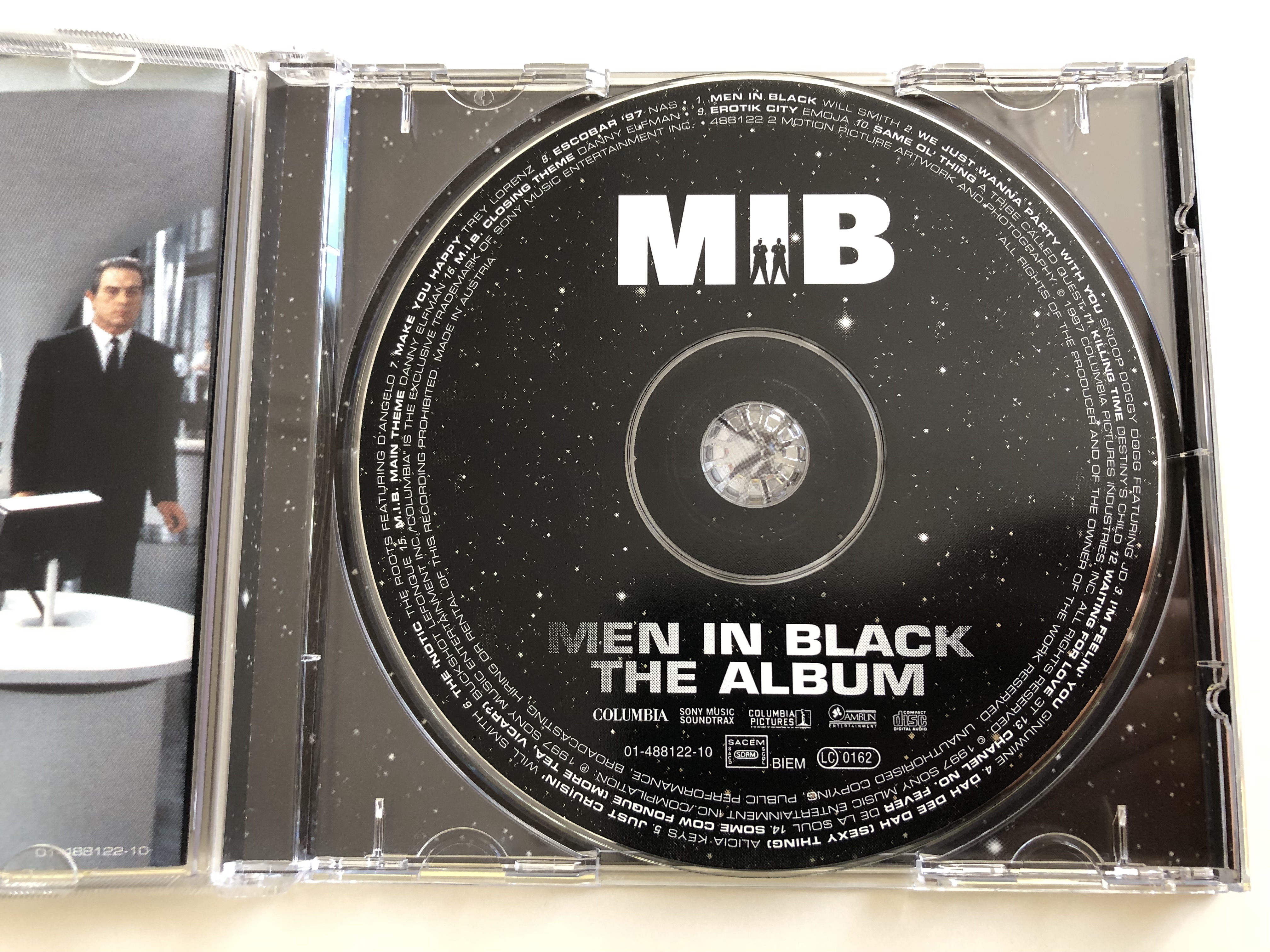 men-in-black-the-album-audio-cd-1997-columbia-mib-movie-soundtrack-col-488122-2-3-.jpg