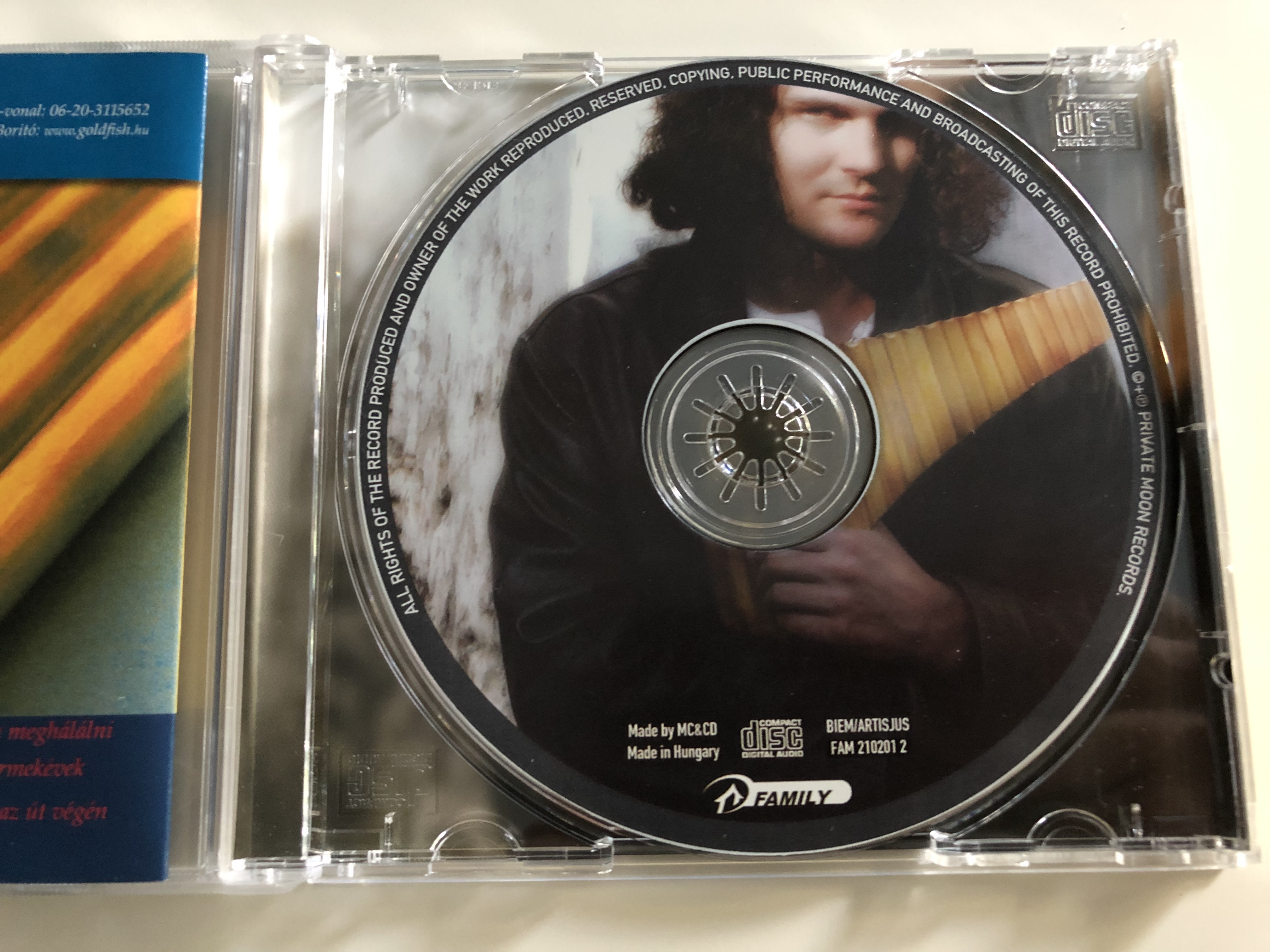 mil-n-a-kalandor-kell-hogy-v-rj-csendes-j-gyertyaf-nykering-audio-cd-2002-fam-210201-2-5-.jpg