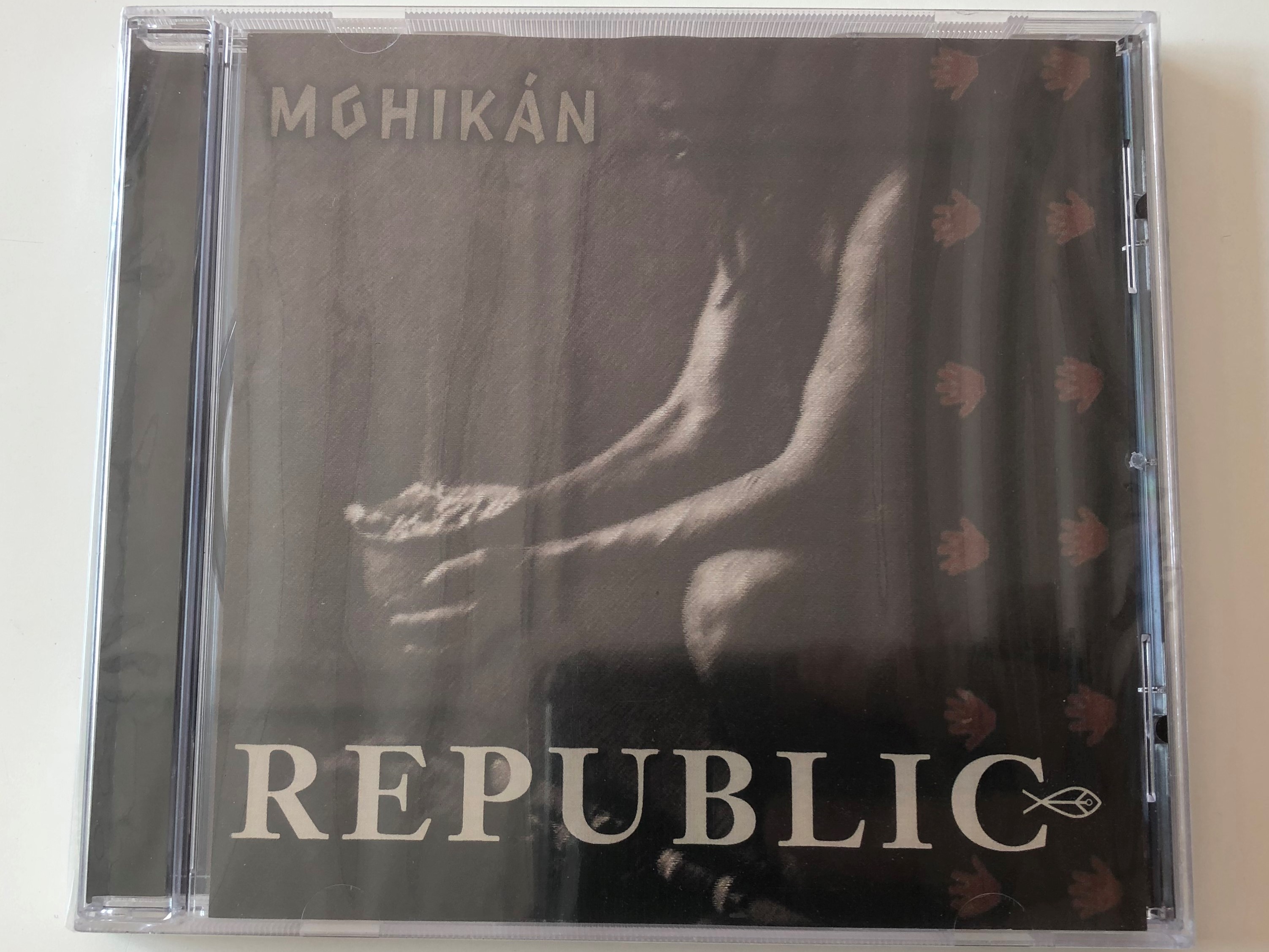 mohik-n-republic-emi-audio-cd-2004-0724387591523-1-.jpg