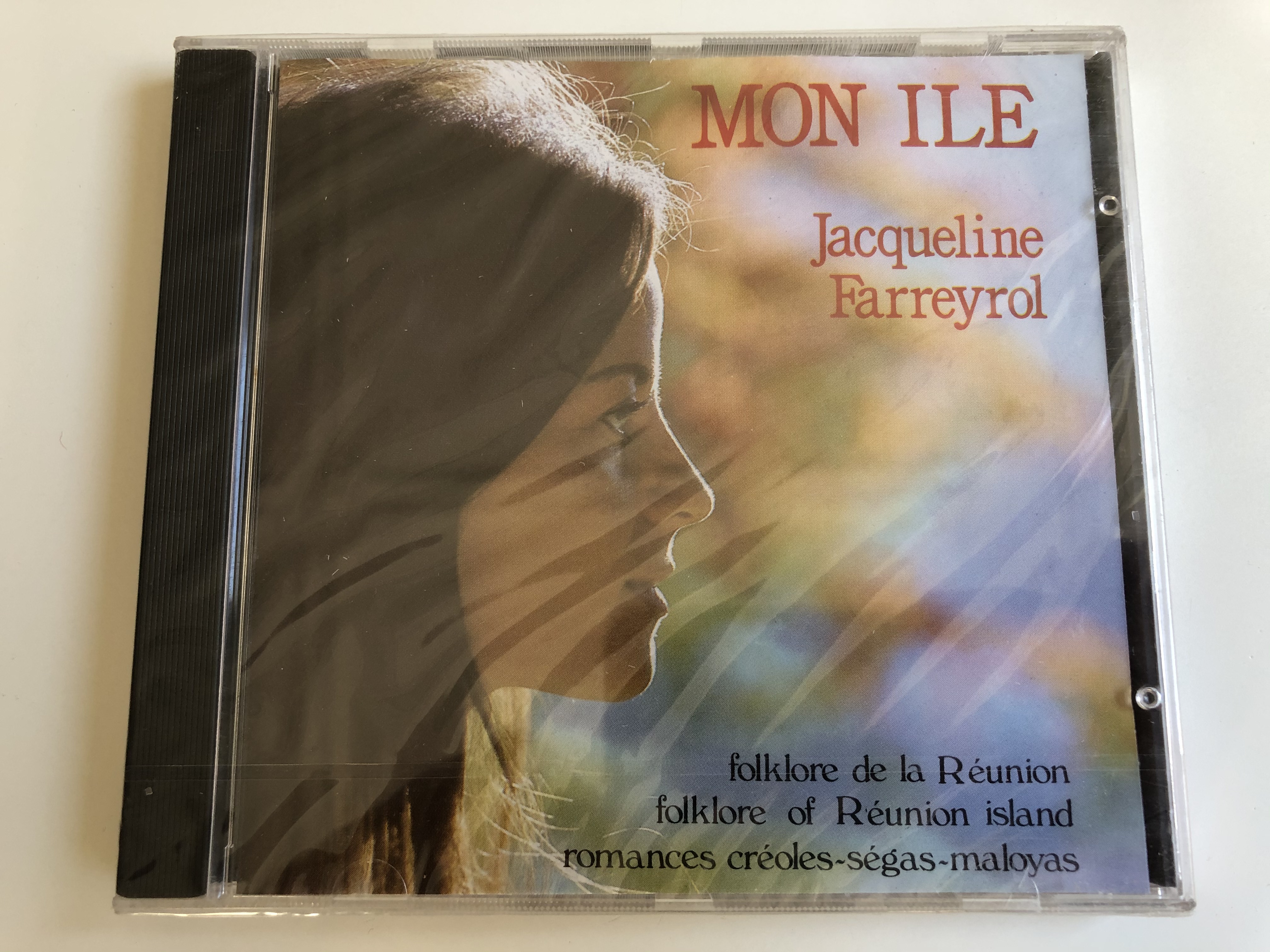 mon-ile-jacqueline-farreyrol-folklore-de-la-reunion-folklore-of-reunion-island-romances-creoles-segas-maloyas-auvidis-ethnic-audio-cd-1989-b-6155-1-.jpg