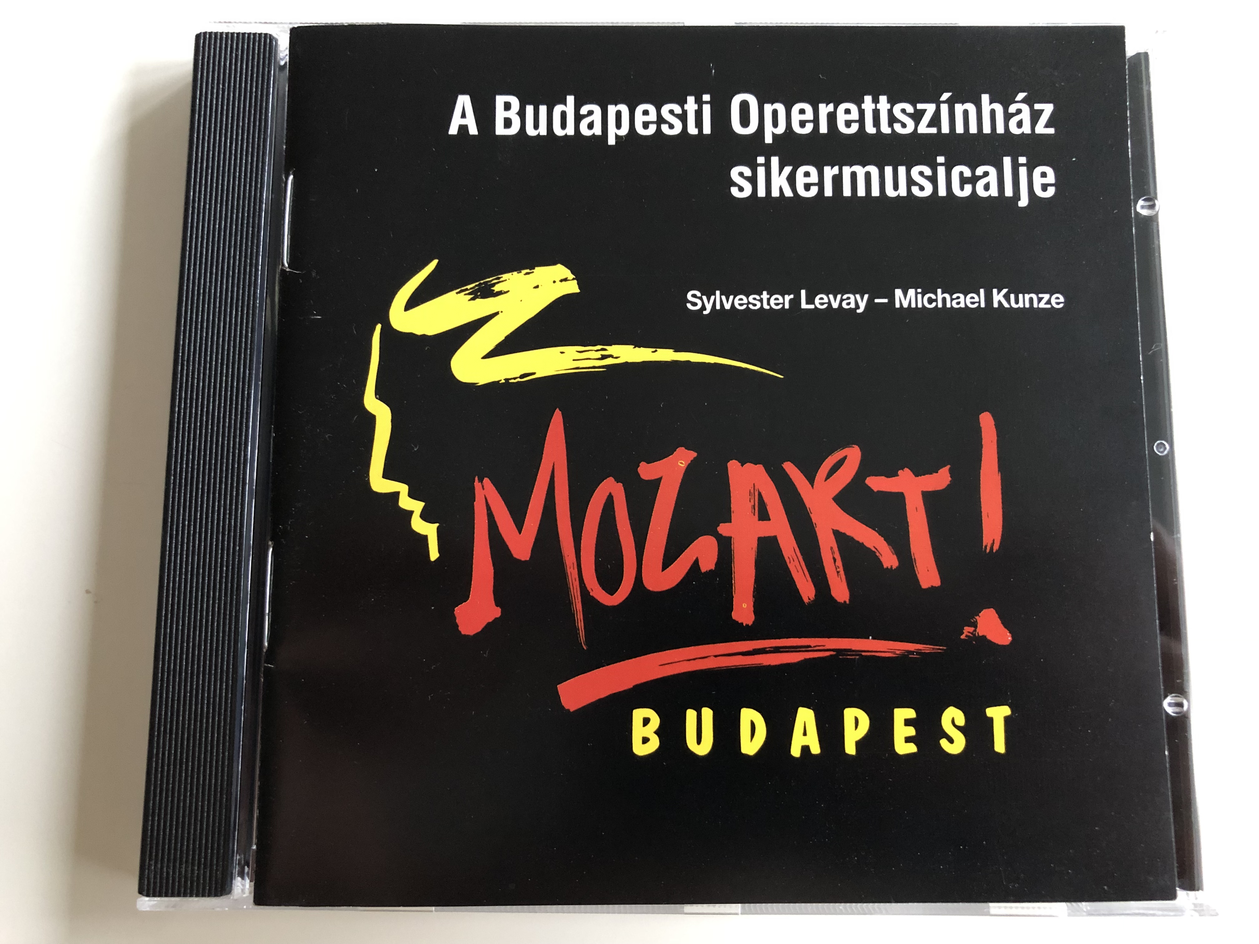 mozart-budapest-sylvester-levay-michael-kunze-budapest-operetta-theater-s-famous-musical-directed-by-ker-nyi-mikl-s-g-bor-audio-cd-2003-hun525-1-.jpg