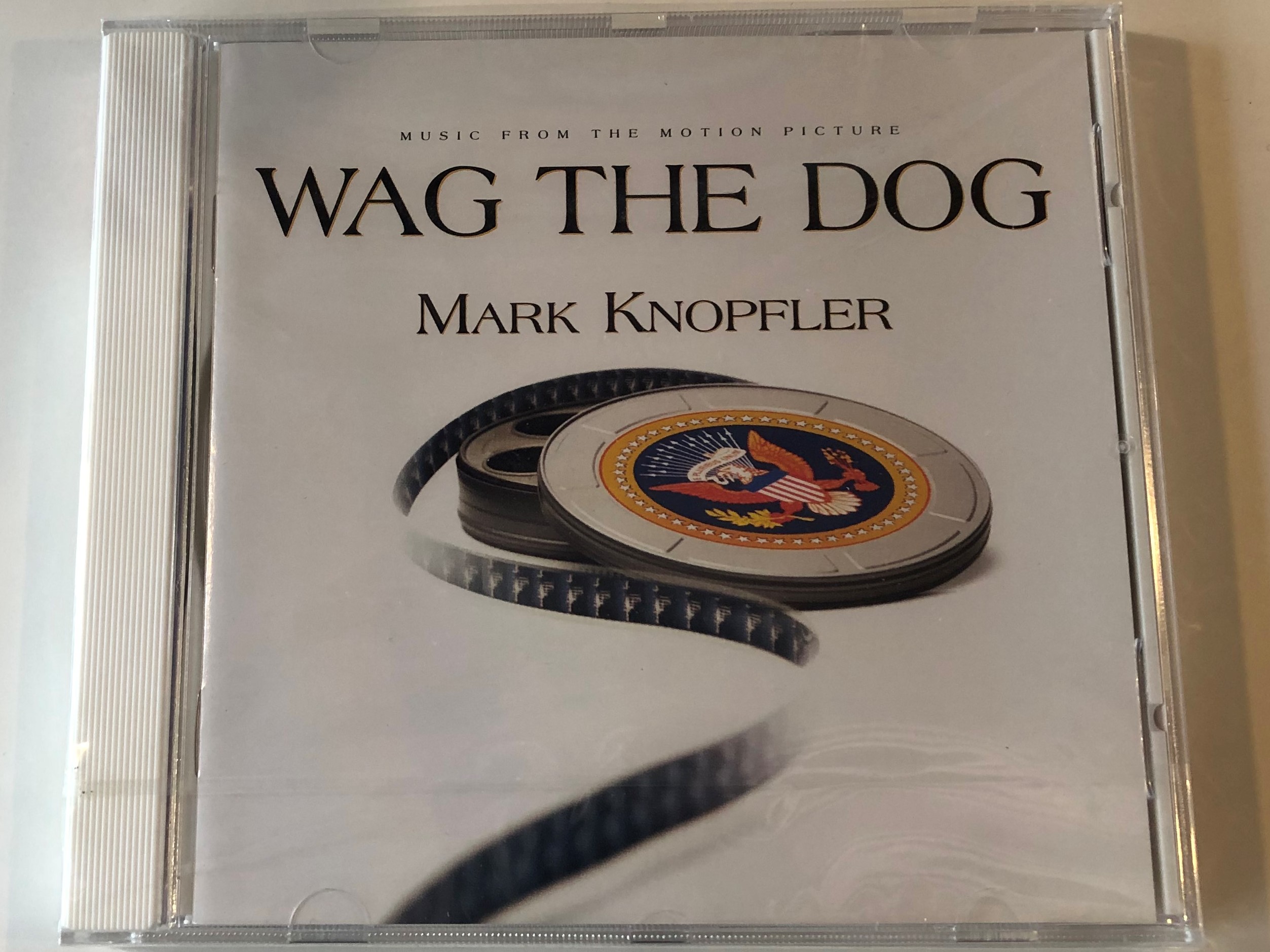 music-from-the-motion-picture-wag-the-dog-mark-knopfler-vertigo-audio-cd-1998-536-864-2-1-.jpg