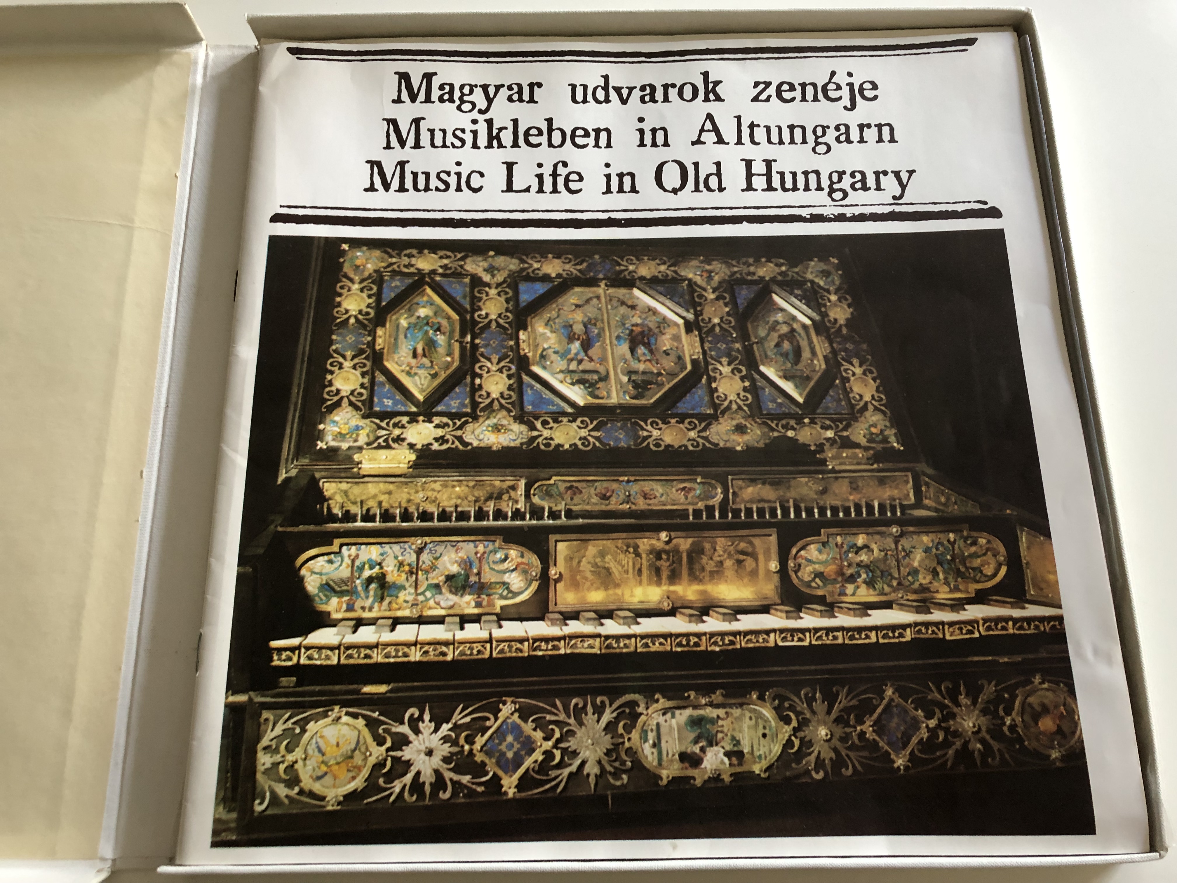 music-life-in-old-hungary-13th-18th-century-conducted-frigyes-s-ndor-istv-n-p-rkai-istv-n-kis-l-szl-dobszay-mikl-s-erd-lyi-hungaroton-3x-lp-stereo-mono-slpx-11491-93.jpg