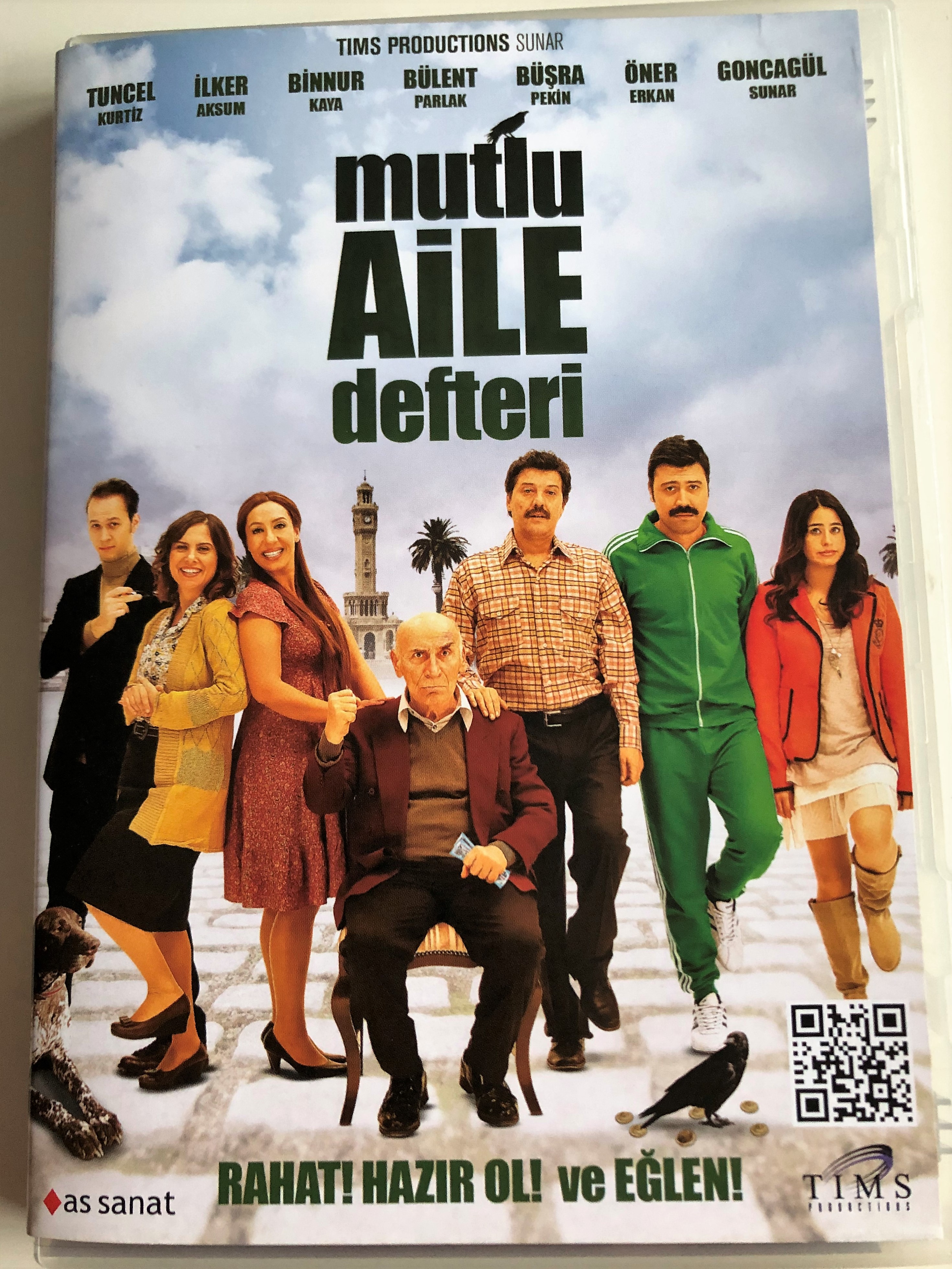 mutlu-aile-defteri-dvd-2012-happy-family-album-directed-by-nihat-durak-starring-tuncel-kurtiz-lker-aksum-b-lent-parlak-binnur-kaya-b-ra-pekin-1-.jpg