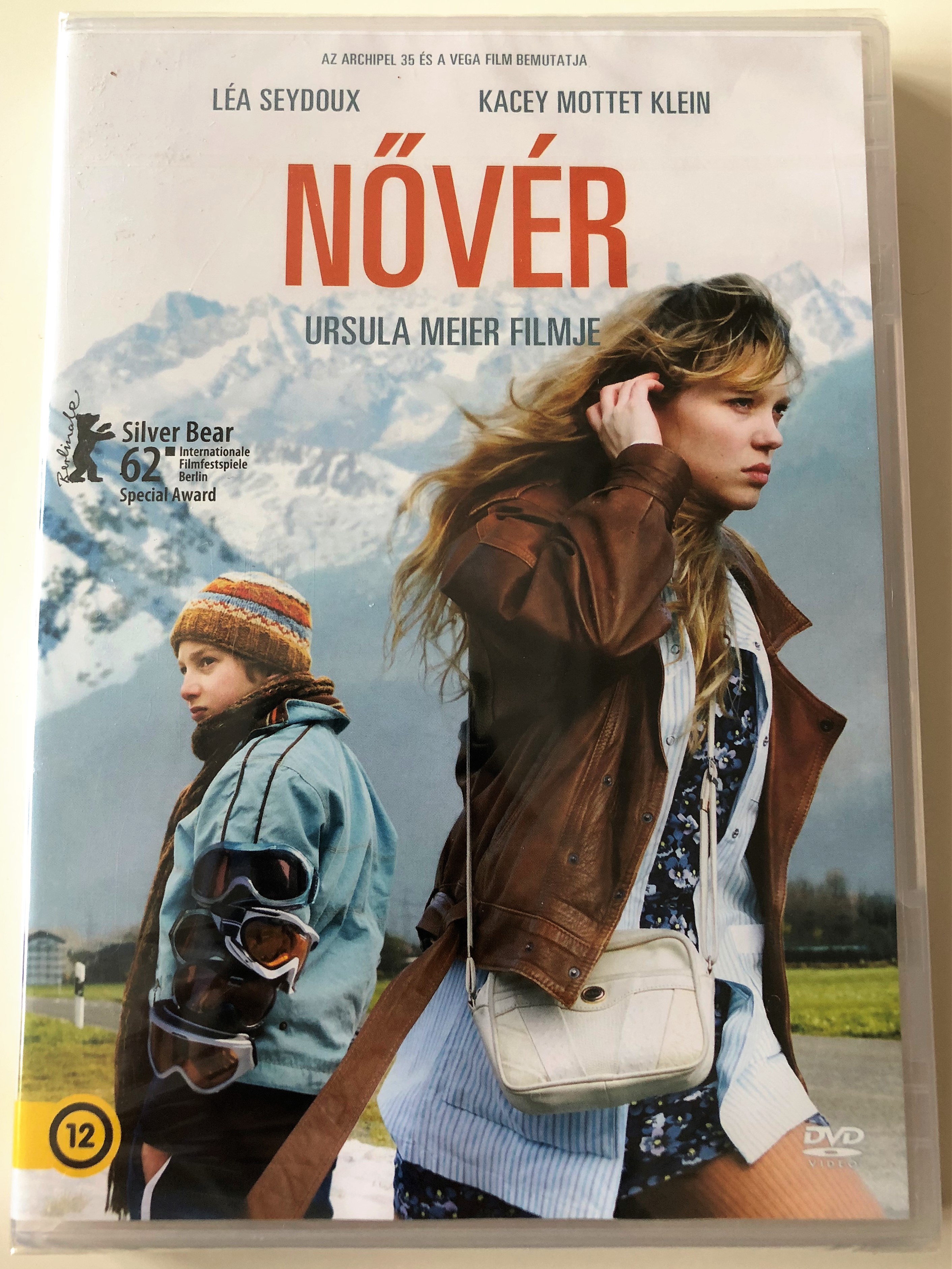 n-v-r-dvd-2012-l-enfant-d-en-haut-sister-directed-by-ursula-meier-starring-l-a-seydoux-kacey-mottet-klein-1-.jpg