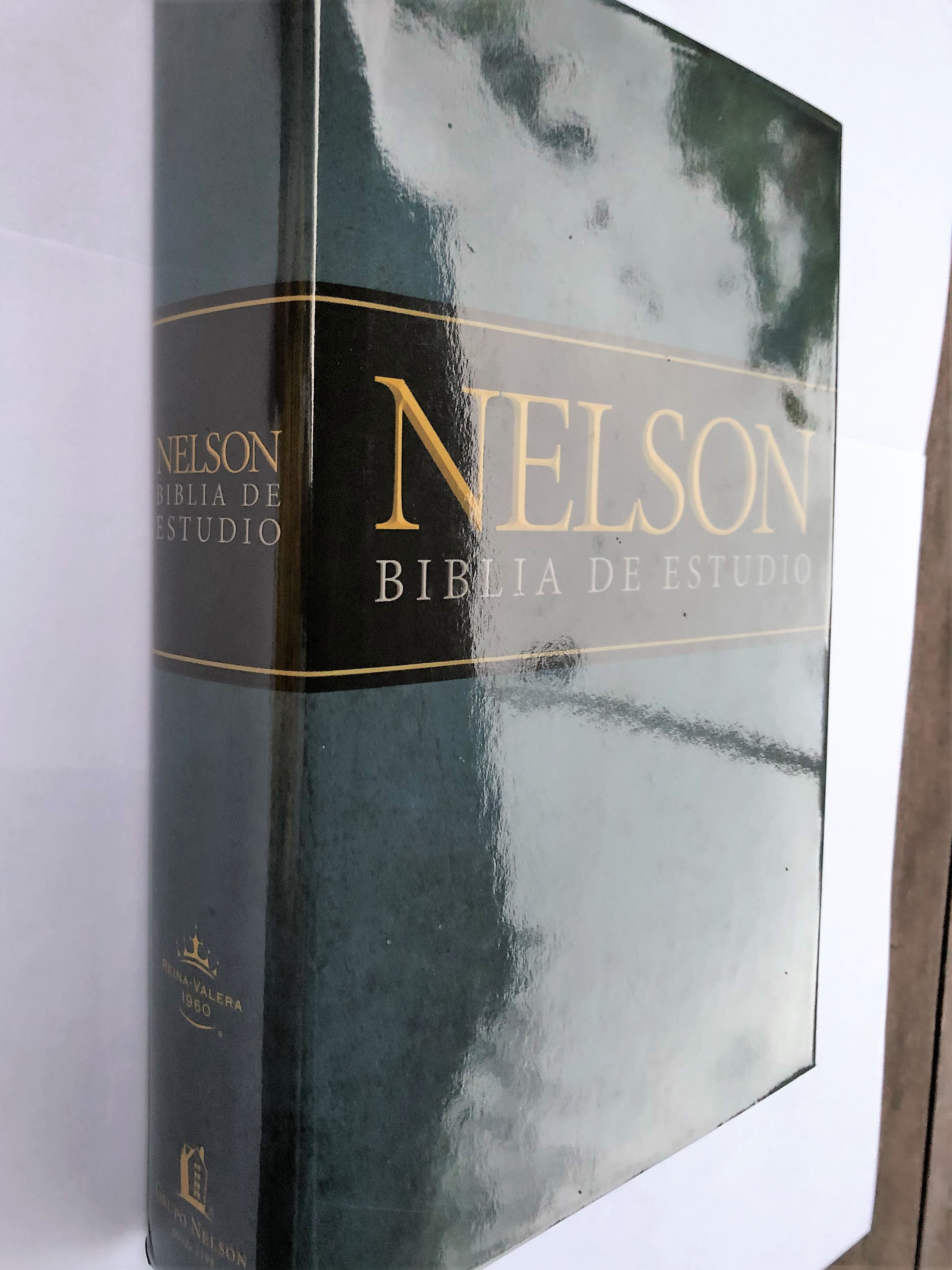 nelson-biblia-de-estudio-the-nelson-study-bible-in-spanish-language-with-nelson-s-complete-study-system-reina-valera-1960-tapa-dura-hardcover-3-.jpg
