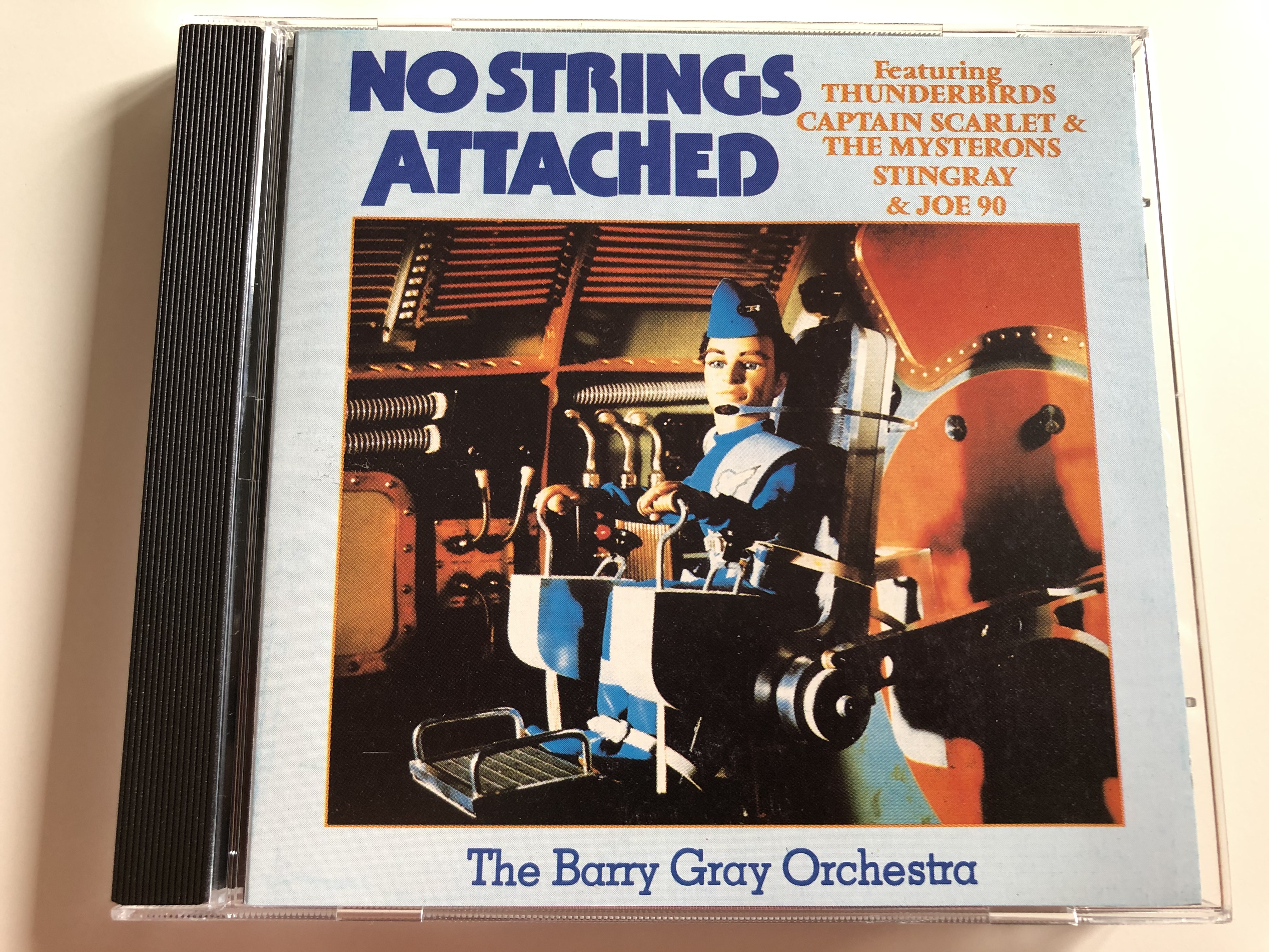 no-strings-attached-featuring-thunderbirds-captain-scarlet-the-mysterons-stringray-joe-90-the-barry-gray-orchestra-castle-classics-audio-cd-1990-clacd-204-1-.jpg