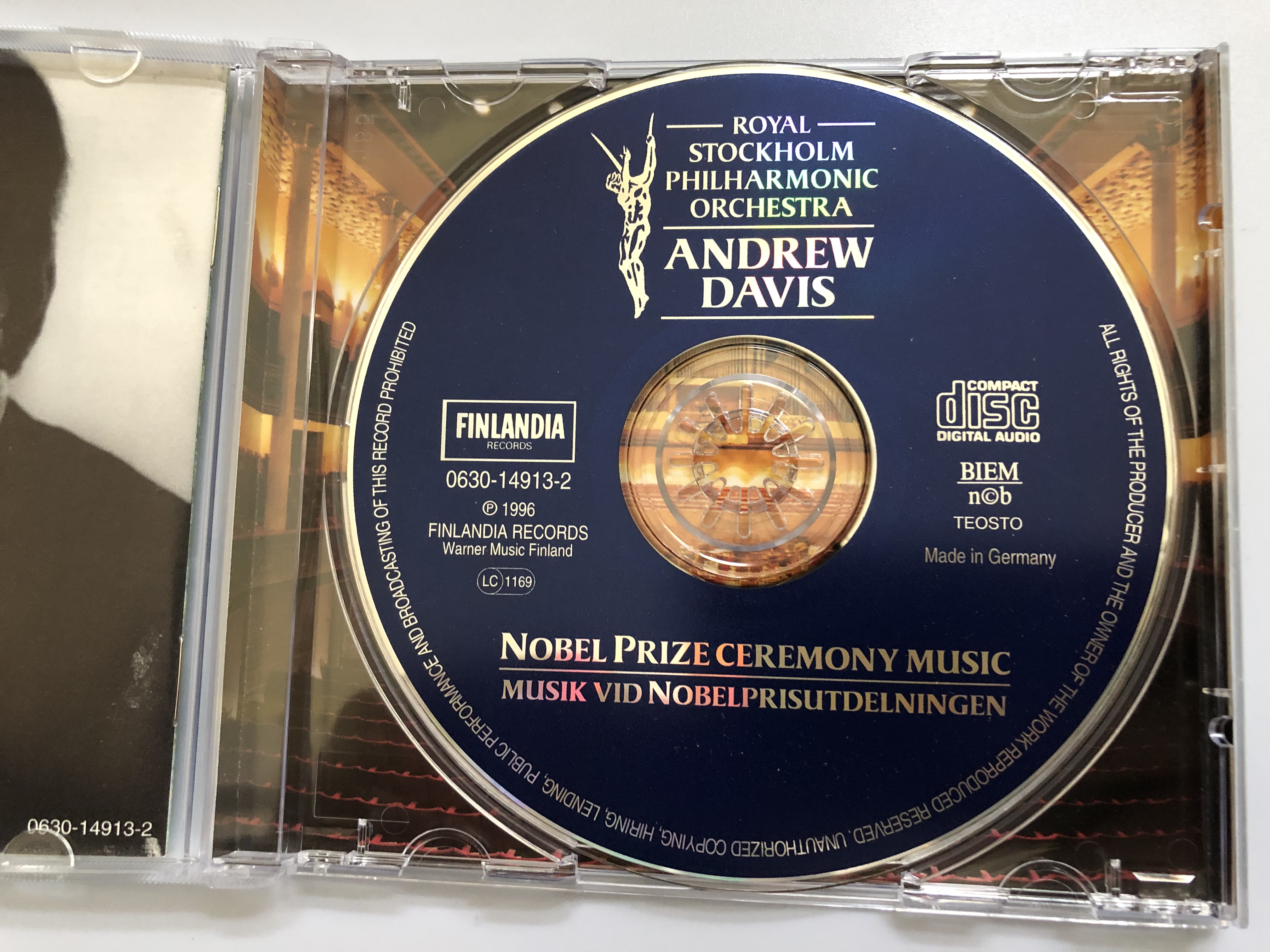 nobel-prize-ceremony-music-musik-vid-nobelprisutdelningen-royal-stockholm-philharmonic-orchestra-andrew-davis-finlandia-records-audio-cd-1996-stereo-0630-14913-2-7-.jpg