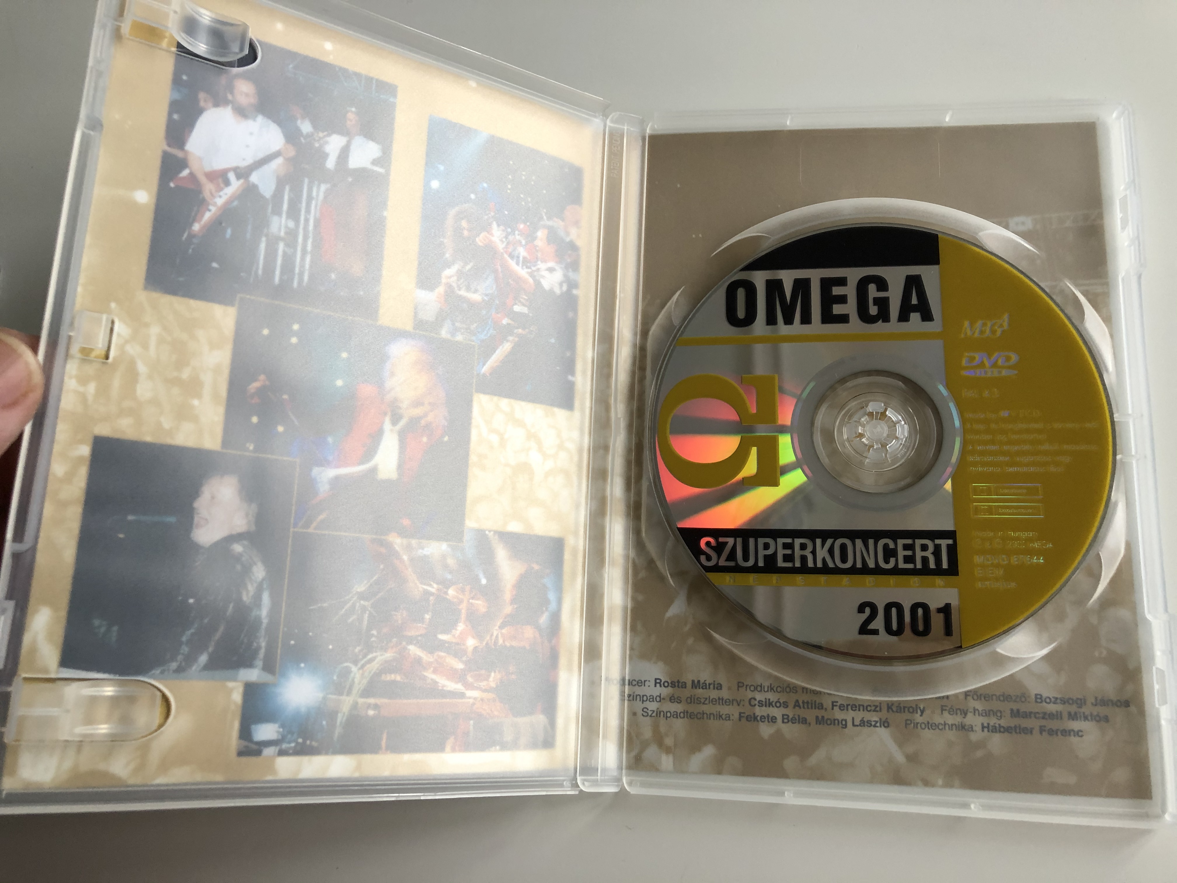 omega-szuperkoncert-dvd-2001-n-pstadion-2001-2-.jpg