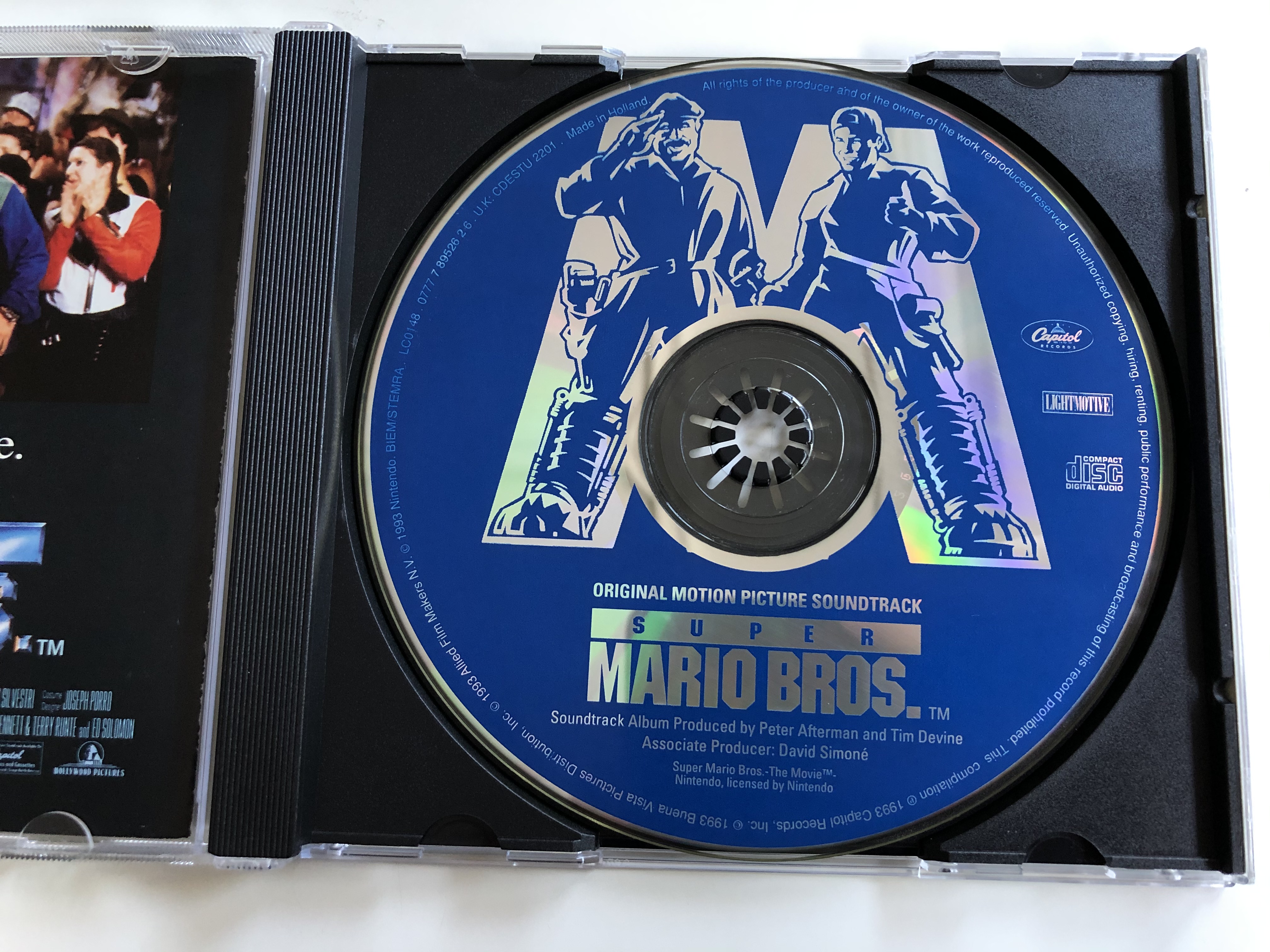 original-motion-picture-soundtrack-super-mario-bros.-featuring-music-from-roxette-extreme-divinlyls-megadeth-george-clinton-joe-satriani-queen-charles-eddie-marky-mark-us3-tracie-3-.jpg