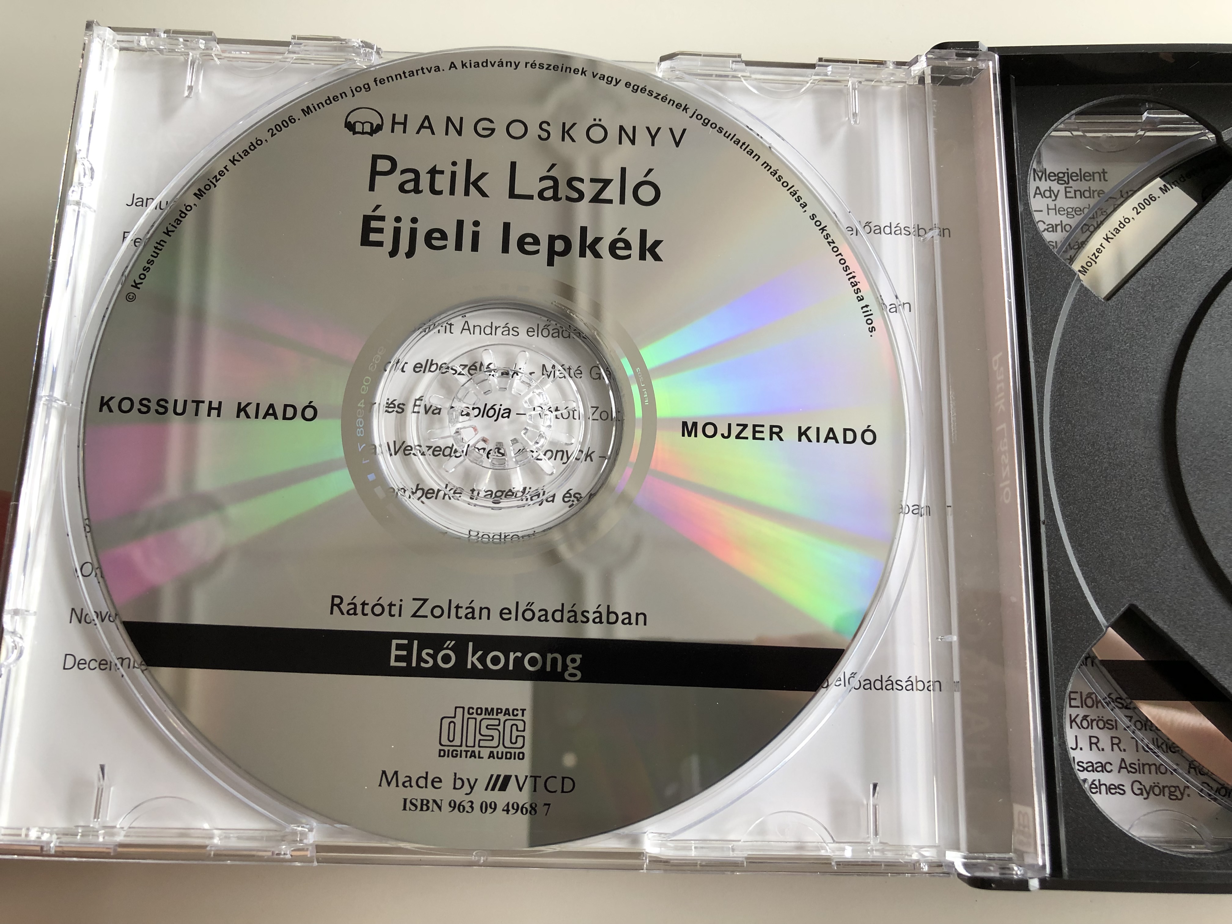 patik-l-szl-jjeli-lepk-k-read-by-r-t-ti-zolt-n-2cd-audio-book-2006-kossuth-mojzer-kiad-2-.jpg