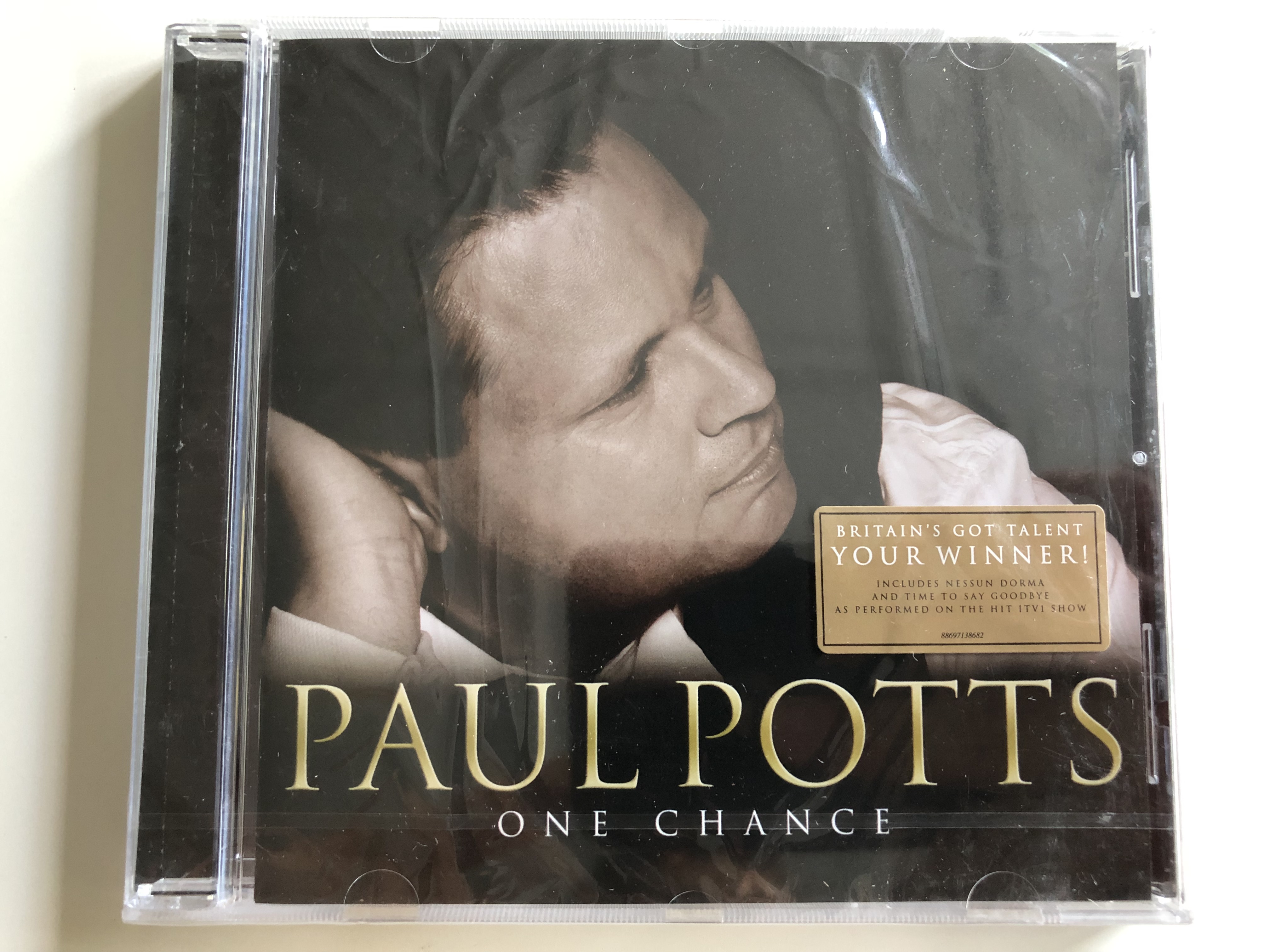 paul-potts-one-chance-includes-nessun-dorma-and-time-to-say-goodbye-as-performed-on-the-hit-itv1-show-audio-cd-2007-sony-bmg-1-.jpg